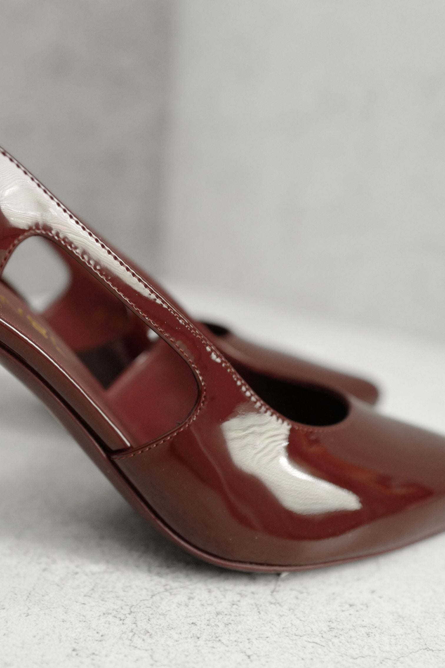 NEW Chanel 26A Métiers d’art Slingbacks Patent Calfskin Dark Burgundy Size 38