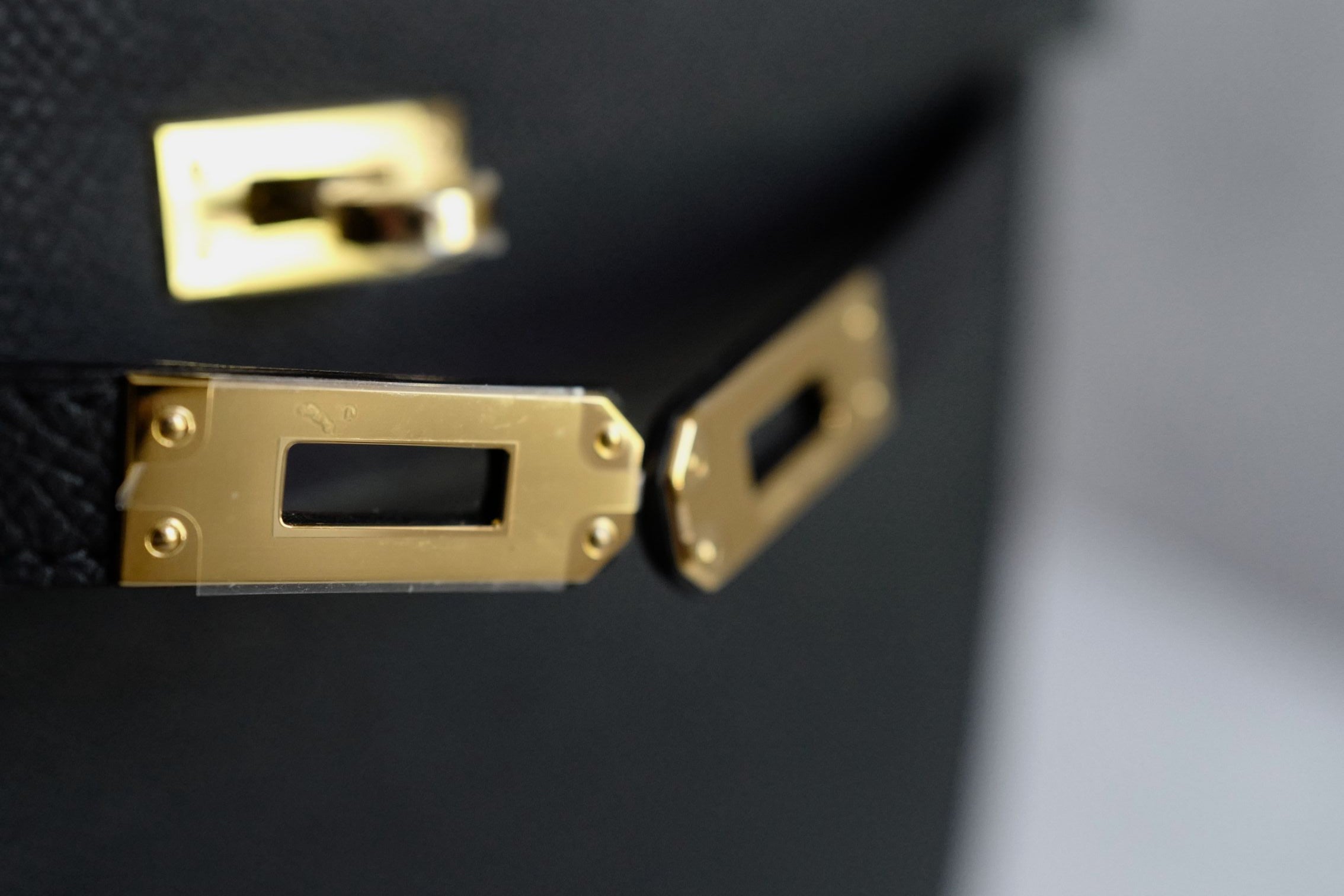 Hermès Kelly 25 Black Epsom Sellier Gold Hardware G Stamp 2026