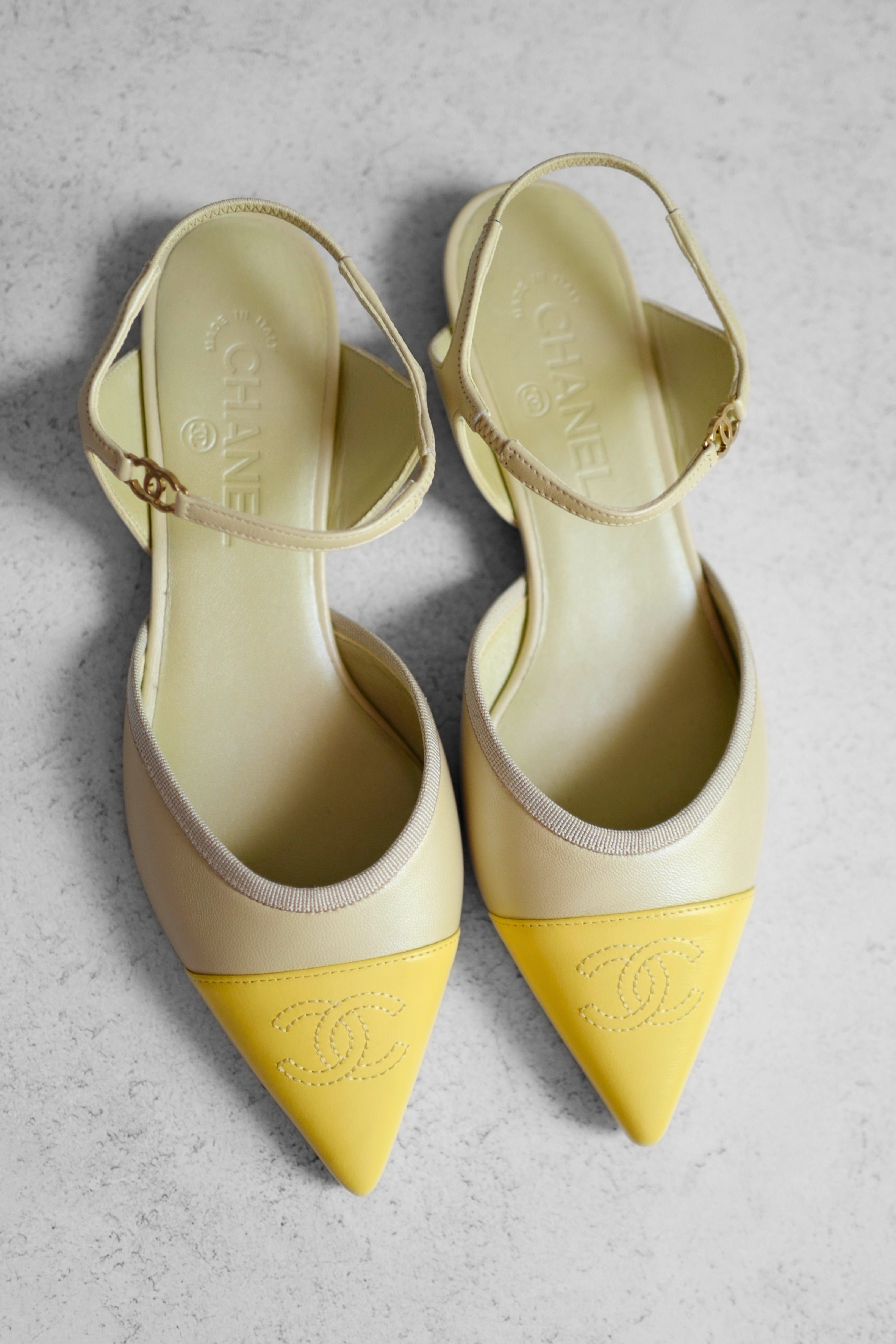 Chanel 26S Slingbacks Light Khaki Yellow Iridescent Lambskin Size 37.5