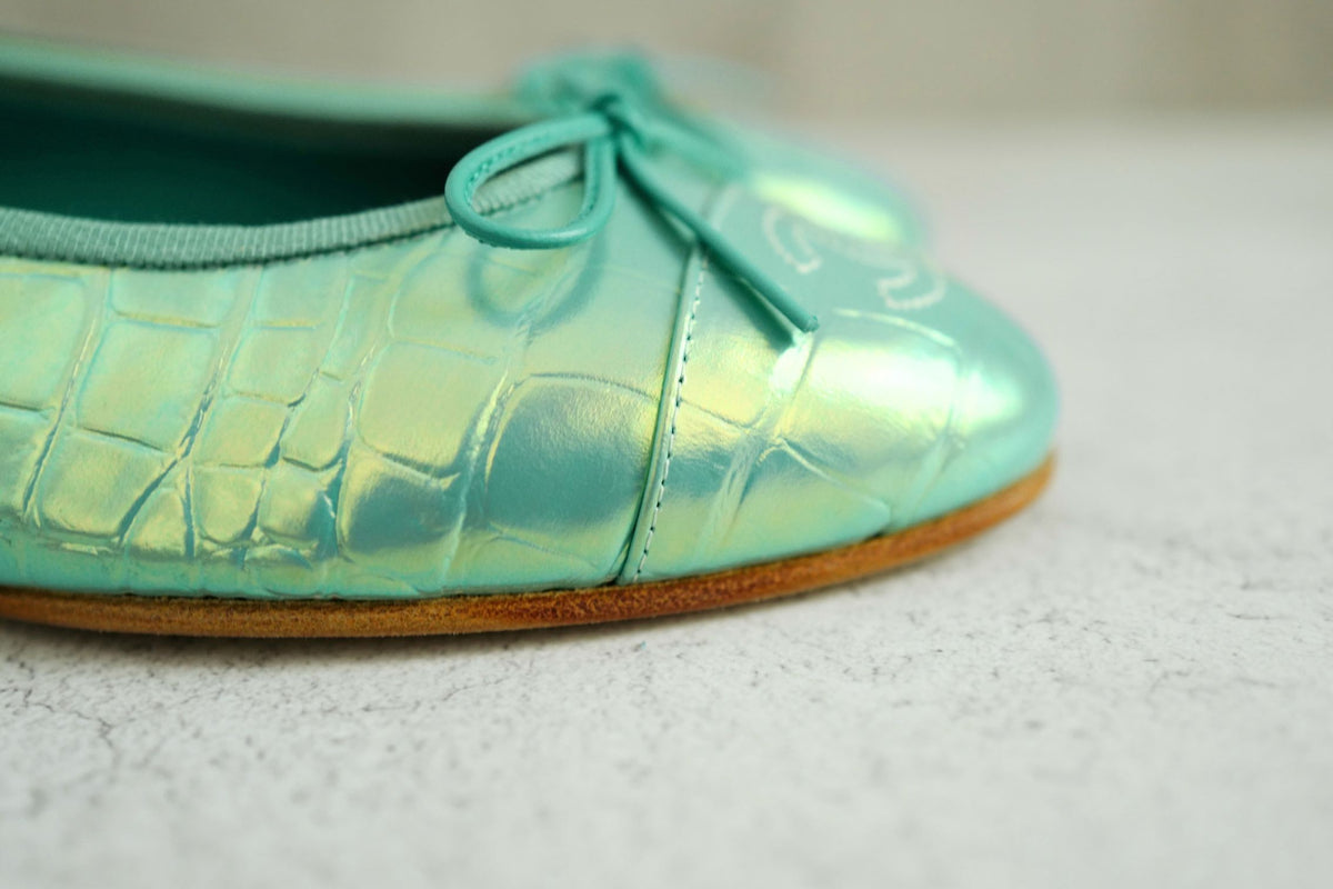 NEW Chanel 26K Ballet Flats Crocodile Embossed Calfskin Turquoise Blue Size 37C