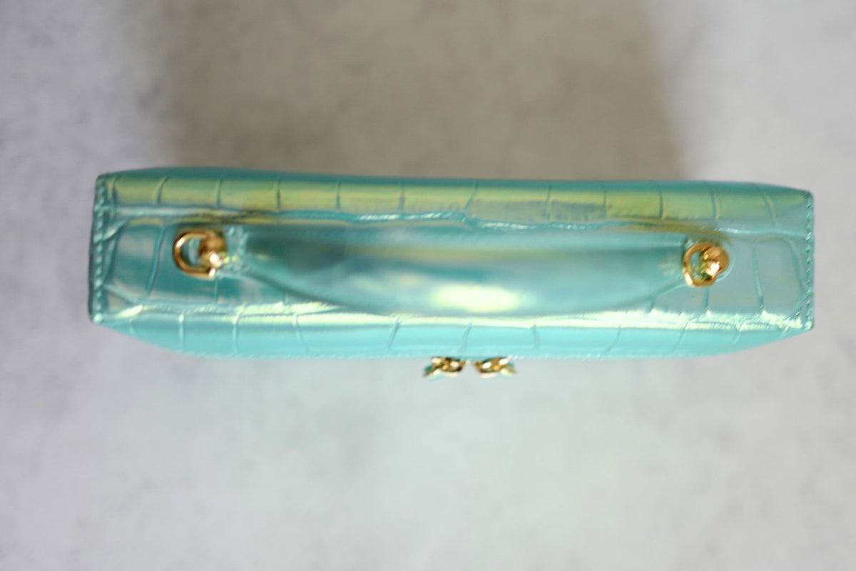 NEW Chanel 26K Vanity with Chain Turquoise Croc Embossed Iridescent Calfskin GHW