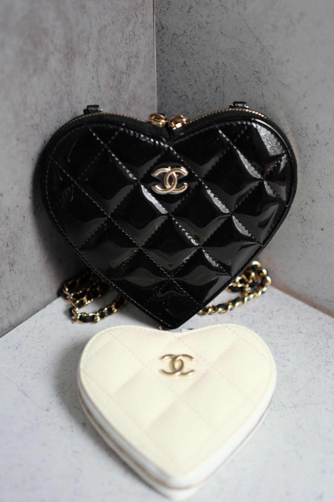 CHANEL 23P Patent Calfskin Quilted CC Heart Clutch With Gold Hardware BNIB Limited Edition