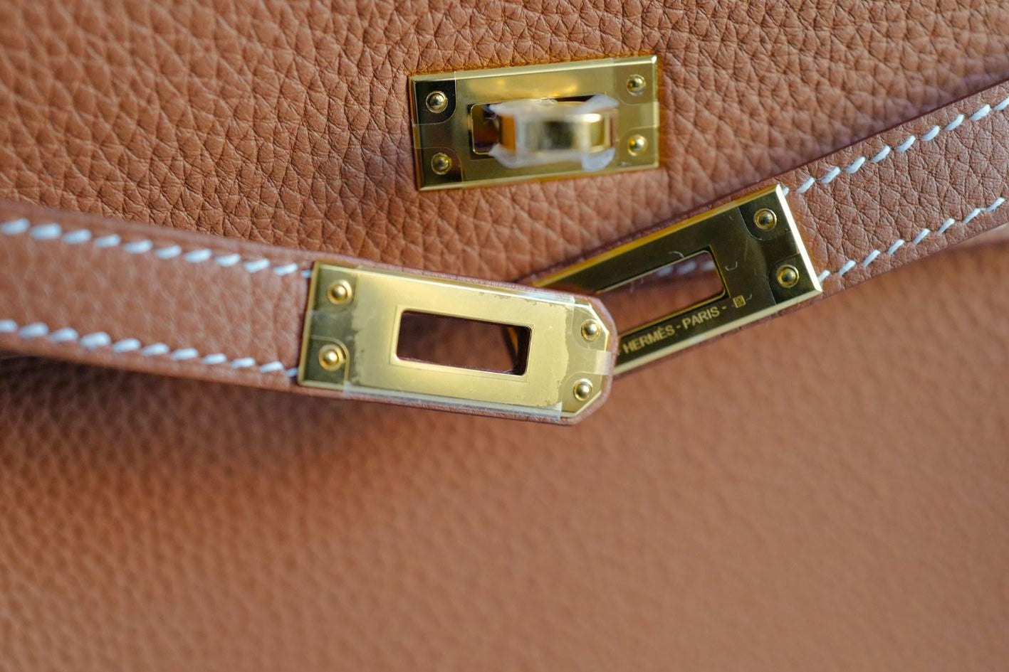 Hermès Kelly 25 Gold Togo Leather Gold Hardware K Stamp