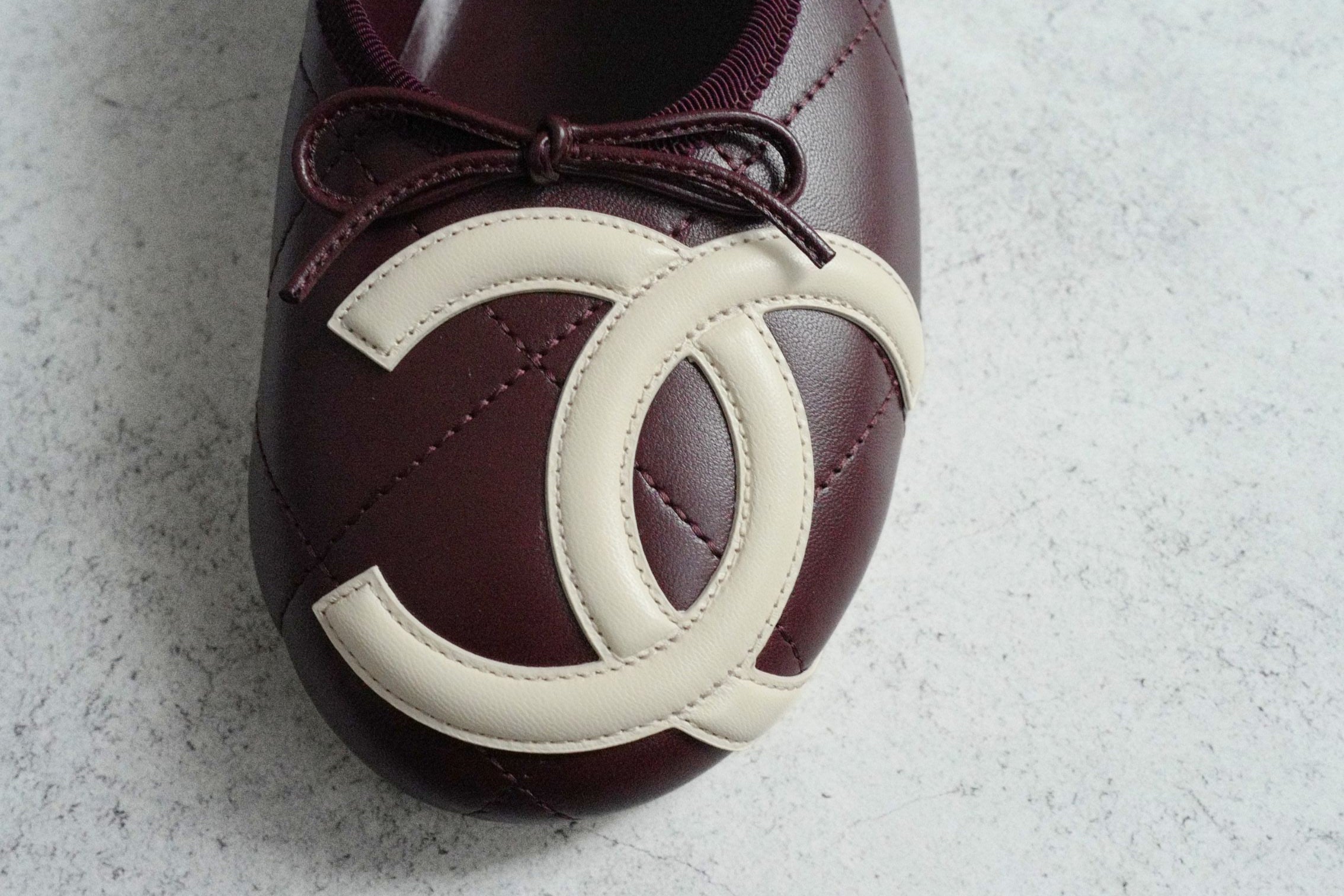 Chanel 26M Coco Beach Ballet Flats Burgundy White Lambskin Size 38.5