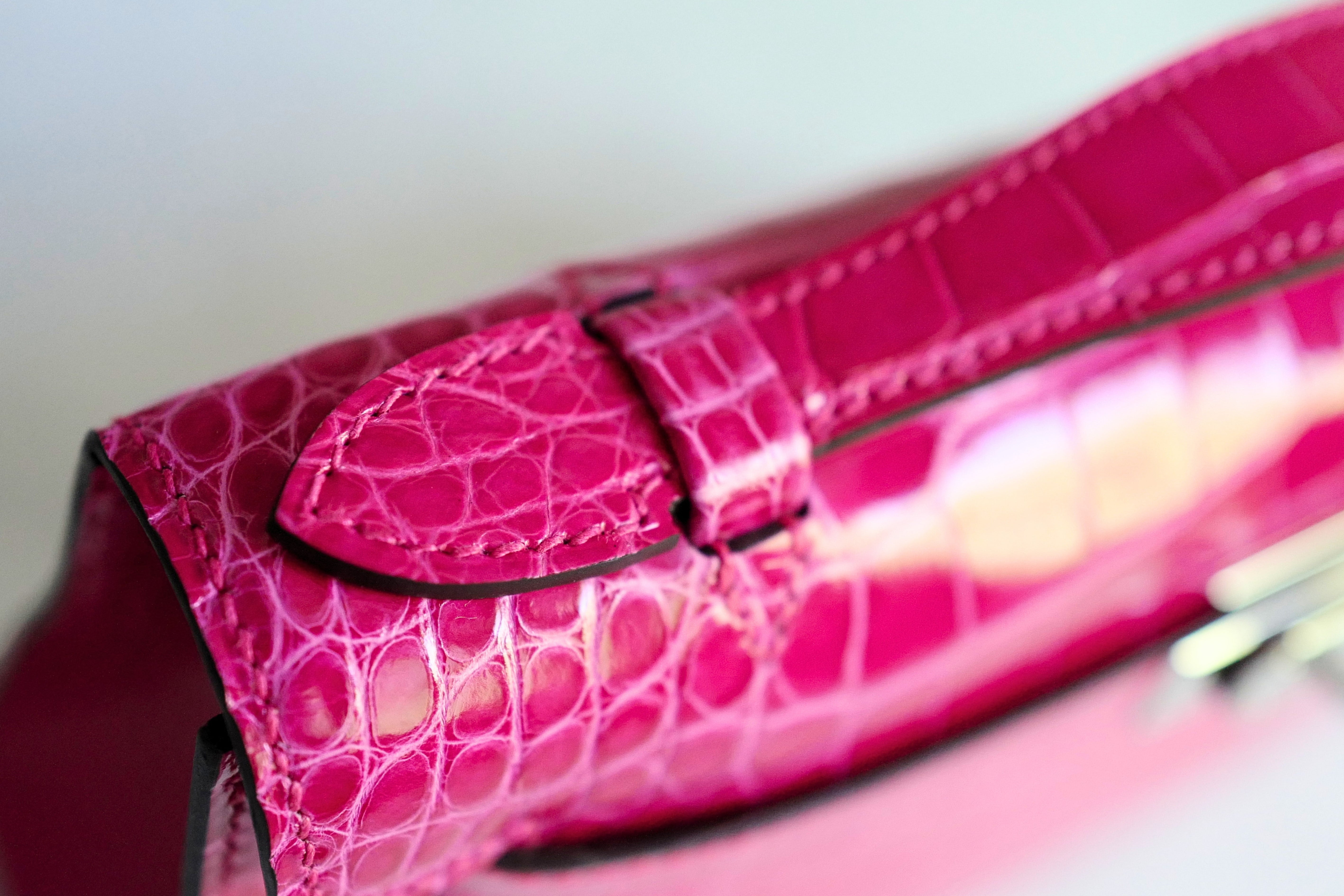 Hermès Kelly Mini Pochette Rose Mexico Alligator Mississippiensis Lisse PHW K Stamp
