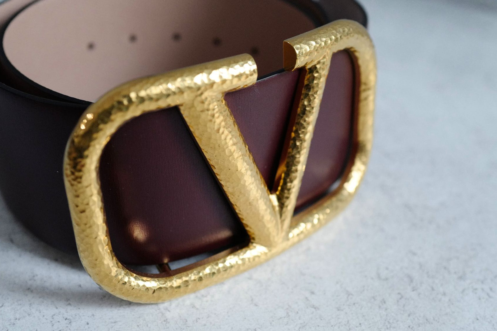 Valentino Vlogo Hammered Buckle Reversible Wide Signature Belt Burgundy/Blush