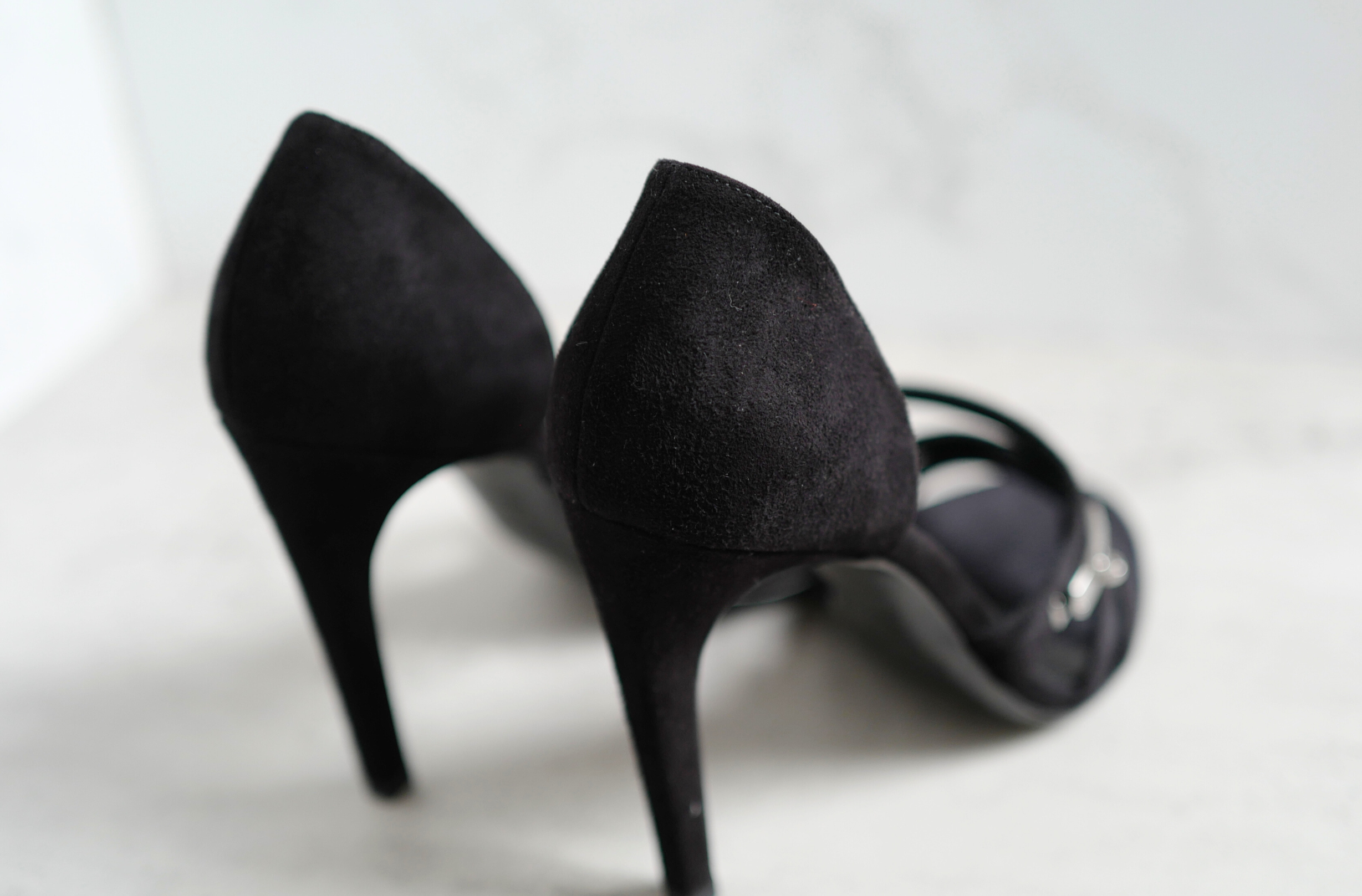 Hermès Lipstick 105 Sandal Noir Black Suede Strappy High Heels Size 37