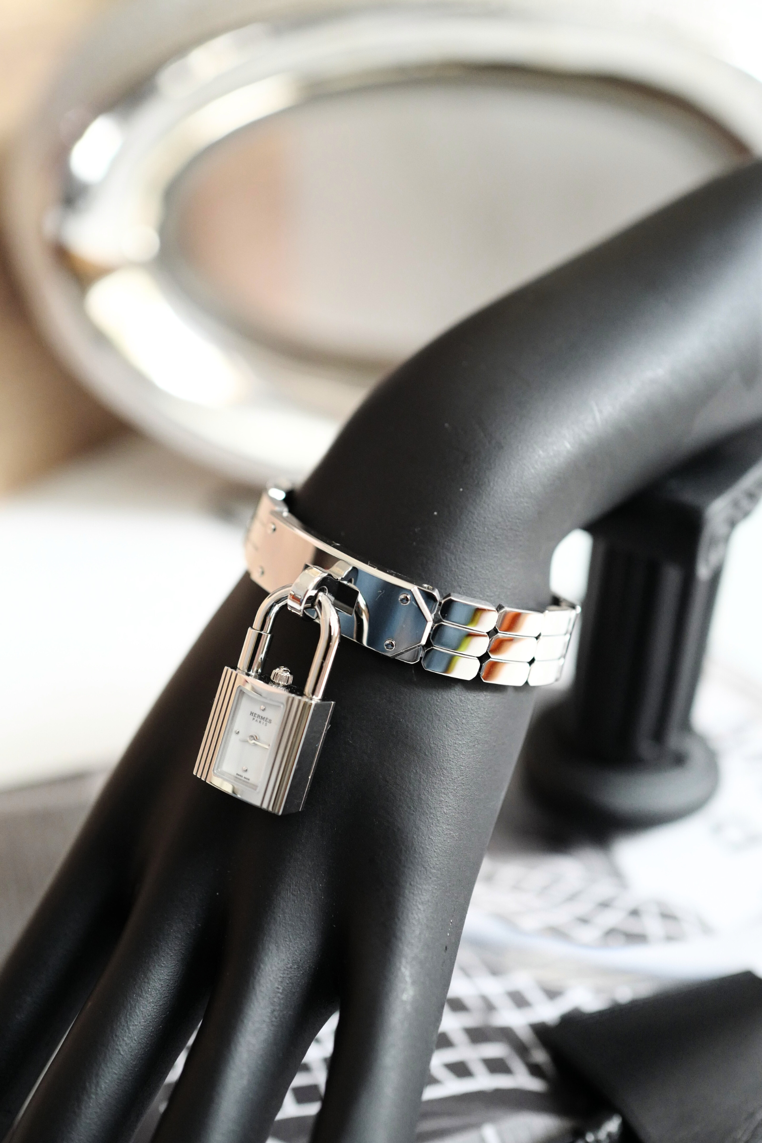 BNIB HERMES Kelly Steel watch, Mini model, 16 mm