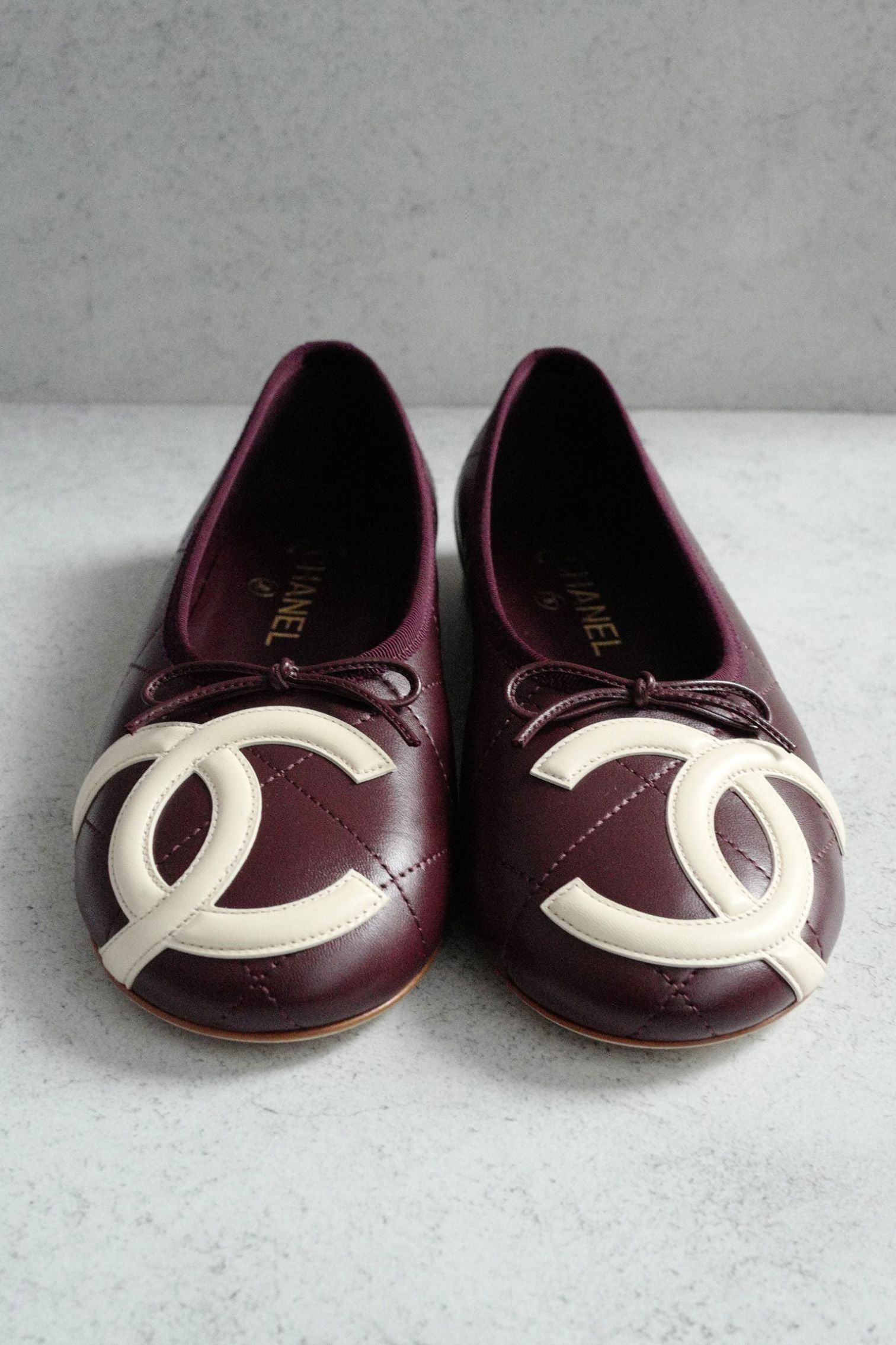 Chanel 26M Coco Beach Ballet Flats Burgundy White Lambskin Size 38.5