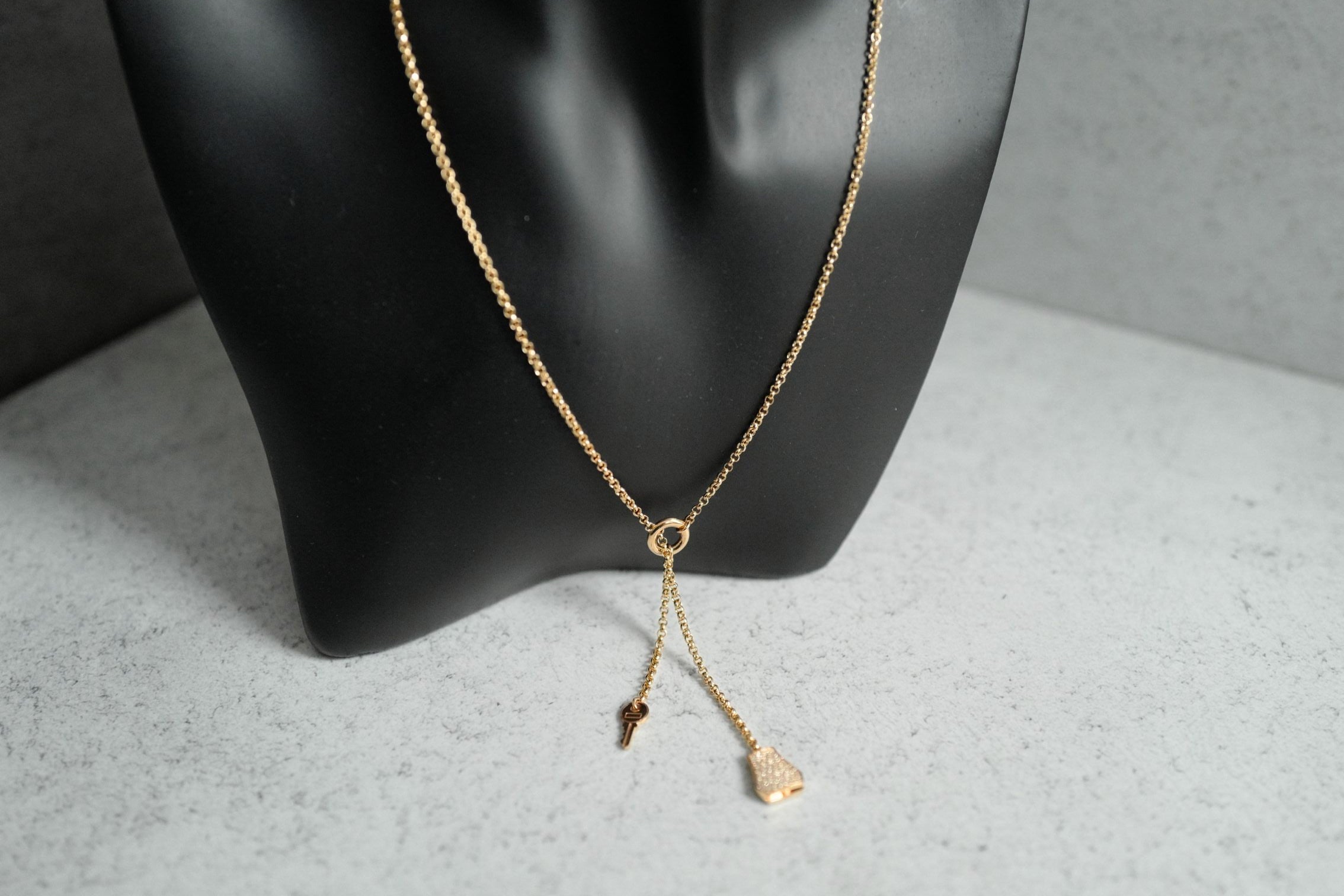 New Hermes Kelly Clochette Necklace pm dia 18k Rose Gold With Diamonds $11K