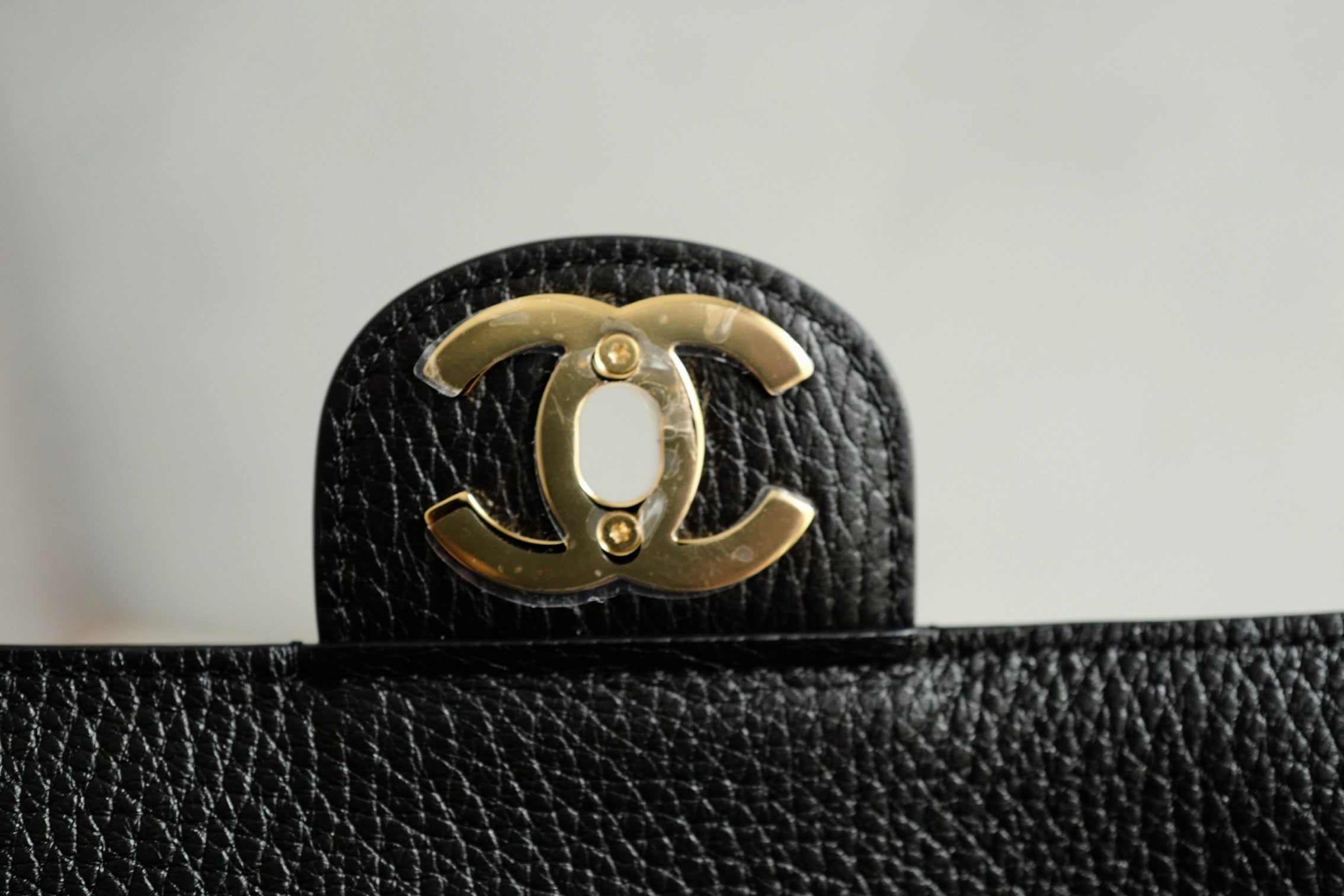 Chanel 26S Maxi 32 Flapbag "Matthieu Blazy" Black Grained Calfskin Gold Hardware