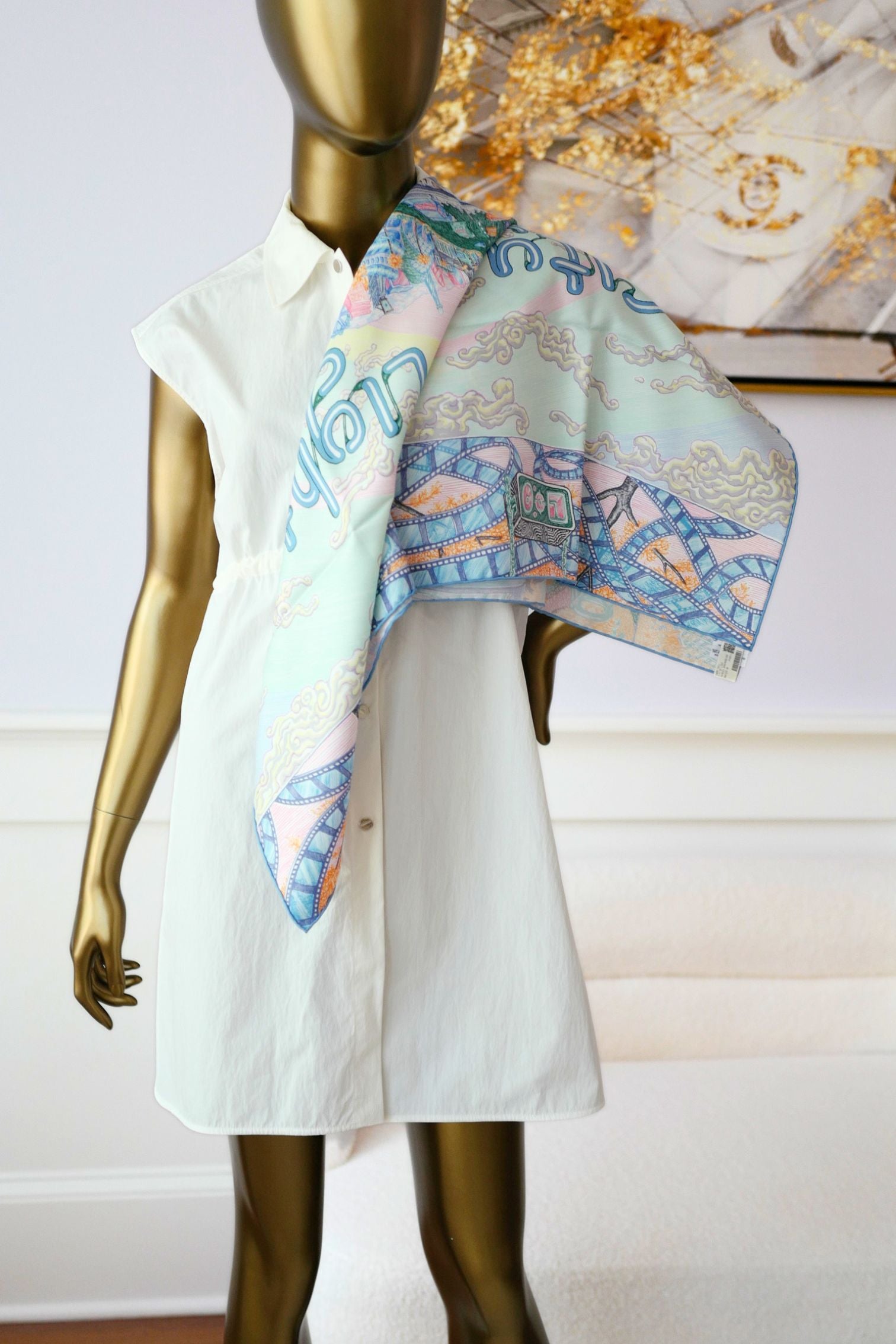 Hermès City of Light Scarf Bleu Jean/Rose/ Vert Véronèse 100% Silk 90