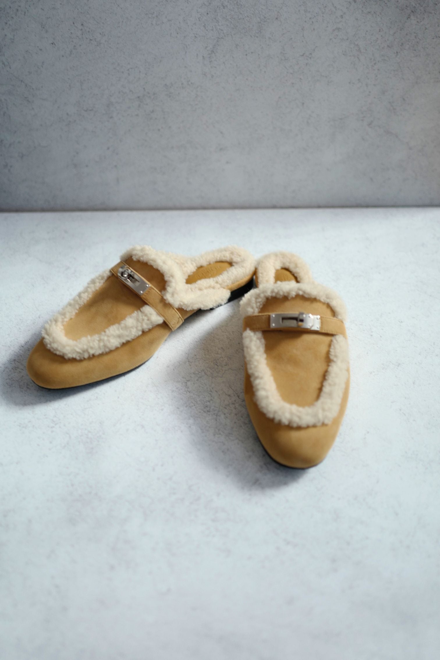 BNIB Hermes Oz Mule Shearling Miel / Ecru Suede Palladium Hardware size 38