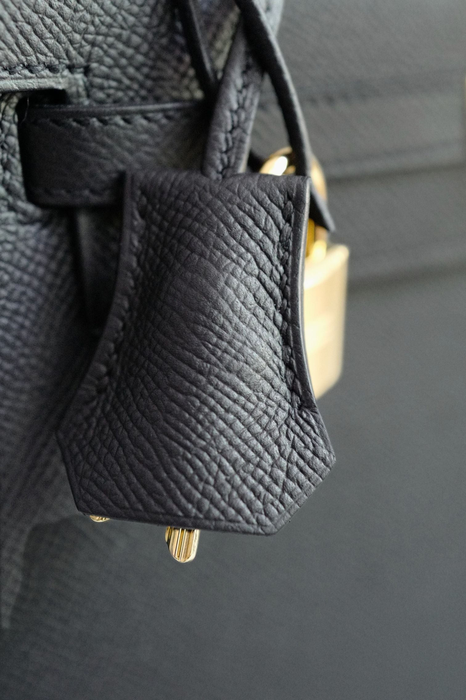 Hermès Kelly 25 Black Epsom Sellier Gold Hardware G Stamp 2026