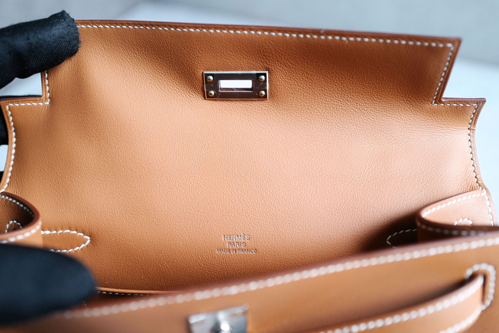 Hermès Kelly Pochette Gold Swift Leather Palladium Hardware K Stamp