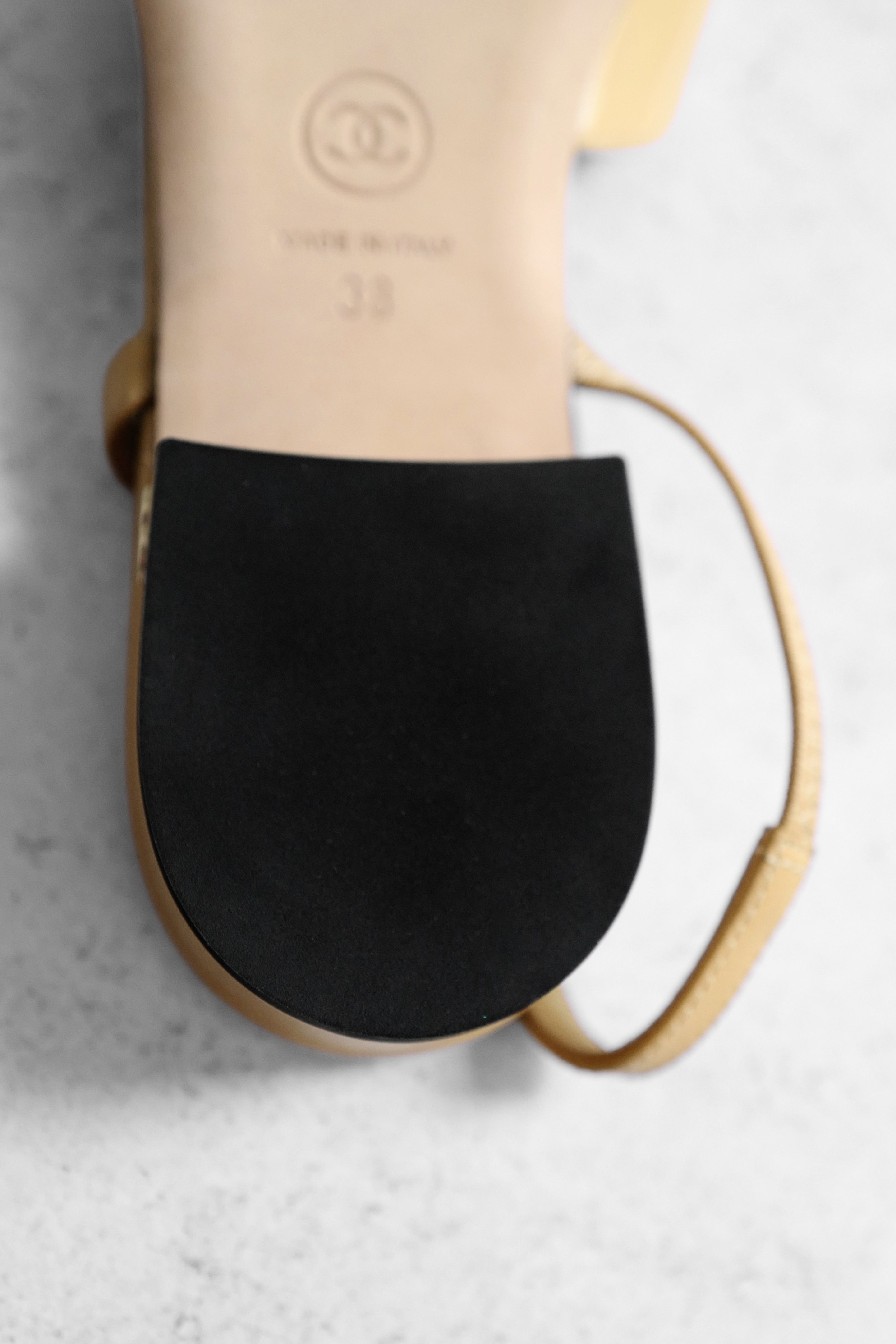 Chanel 26S Slingbacks Beige Black Goatskin Grosgrain Size 38