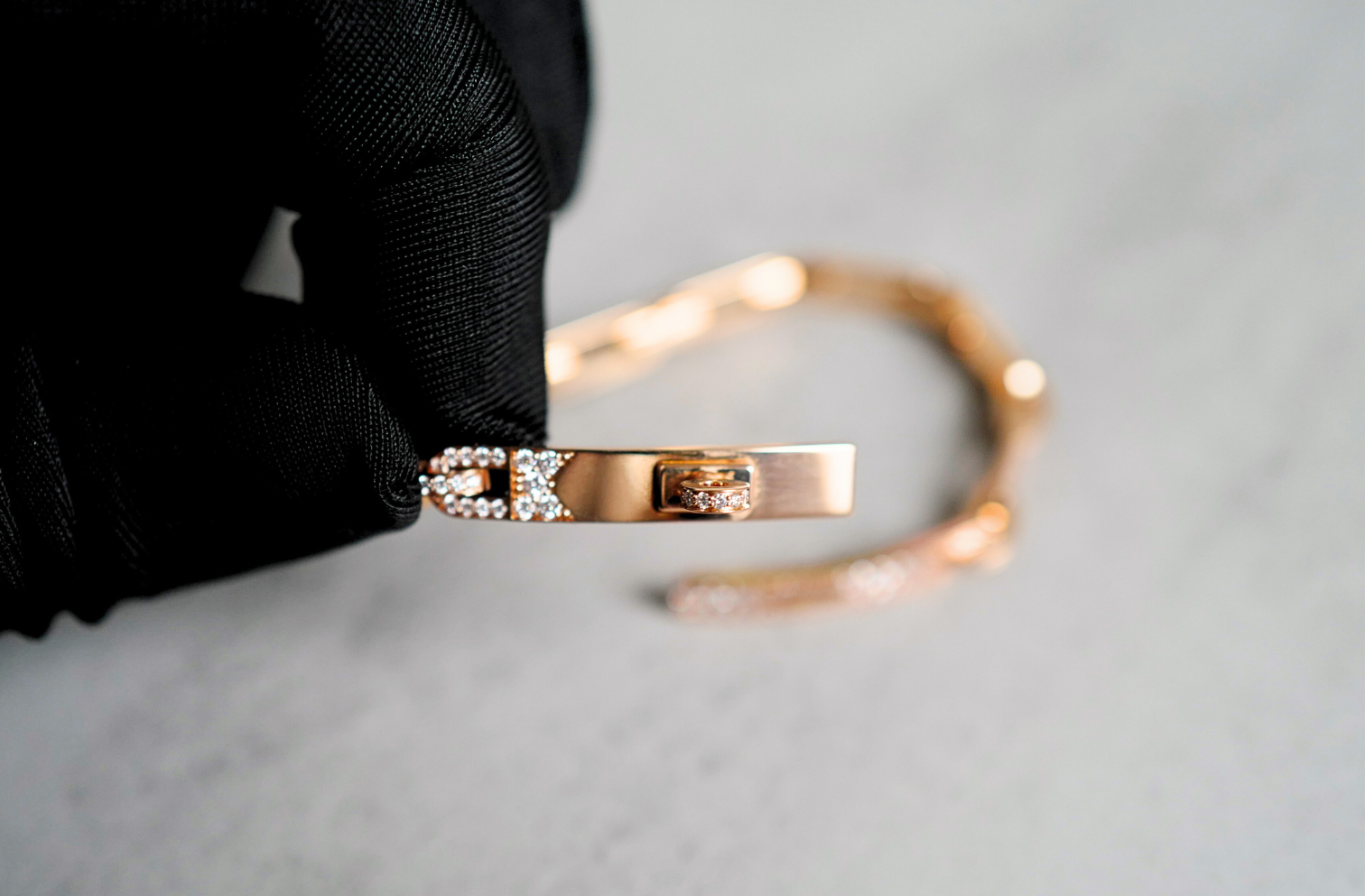 BNIB Hermès Kelly Chaine Bracelet Full Diamond 18K Rose Gold Small SH