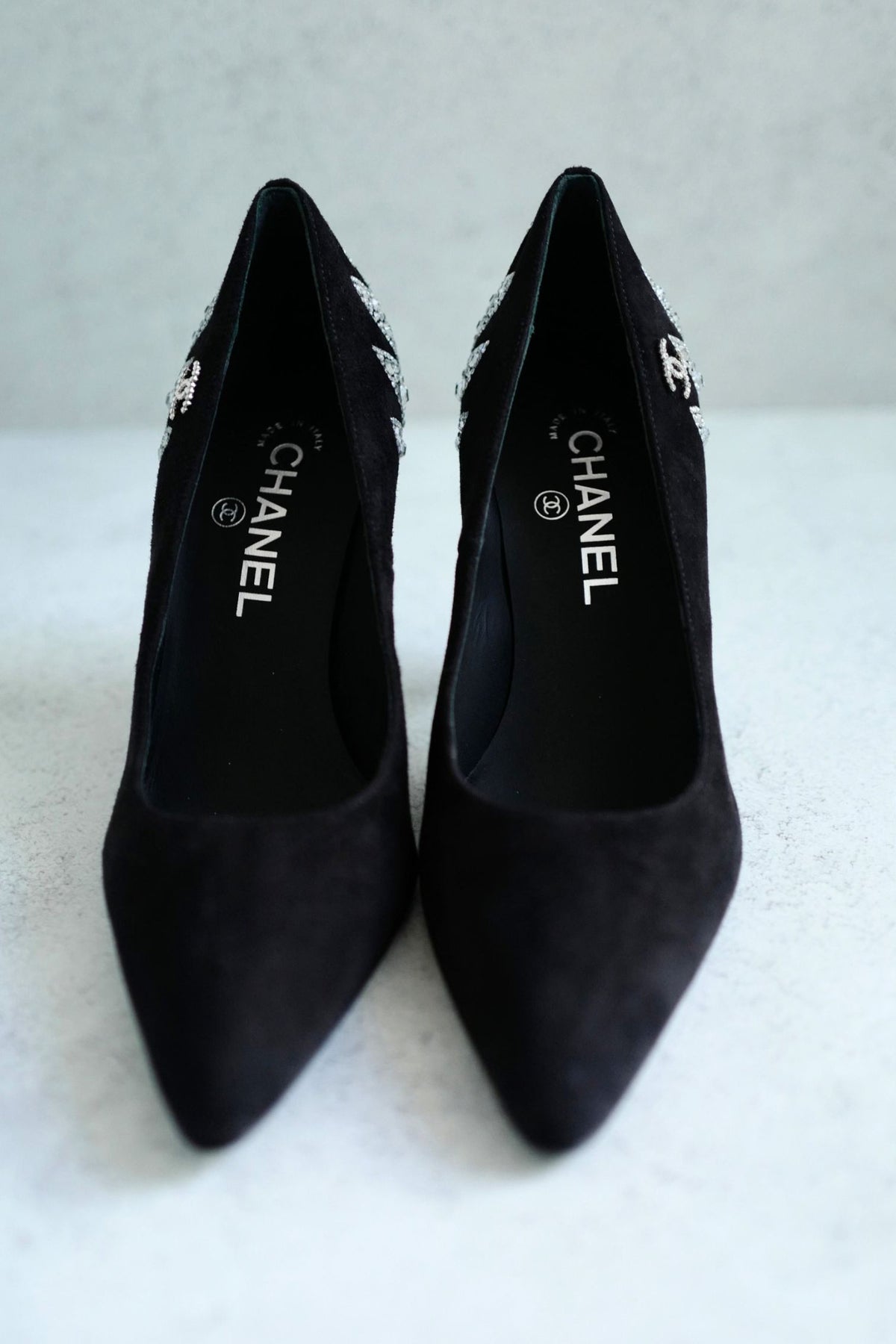 Chanel 26A Metiers d'Art Pumps Suede Kidskin Strass Black & Silver Size 37.5