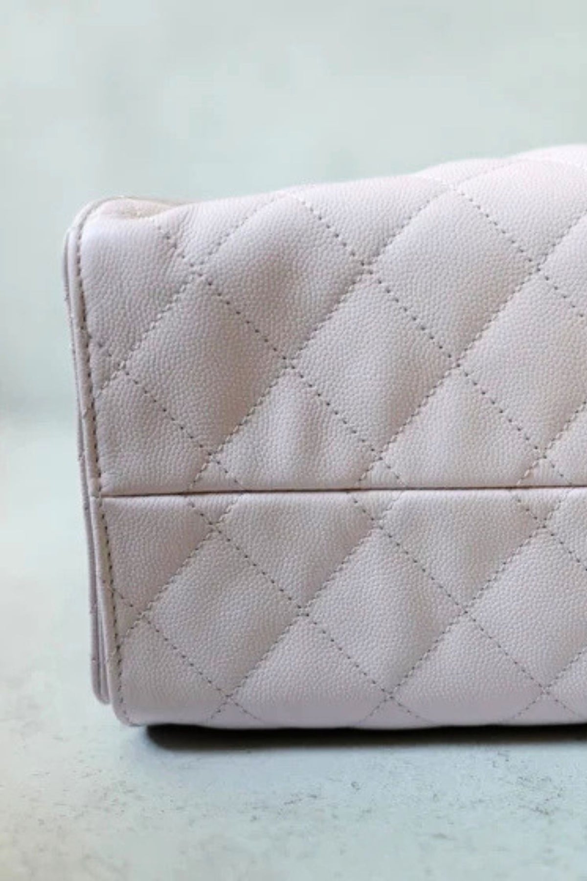 BNIB Chanel 25K Small Hobo Bag Lilac Grained Calfskin with Gold Hardware