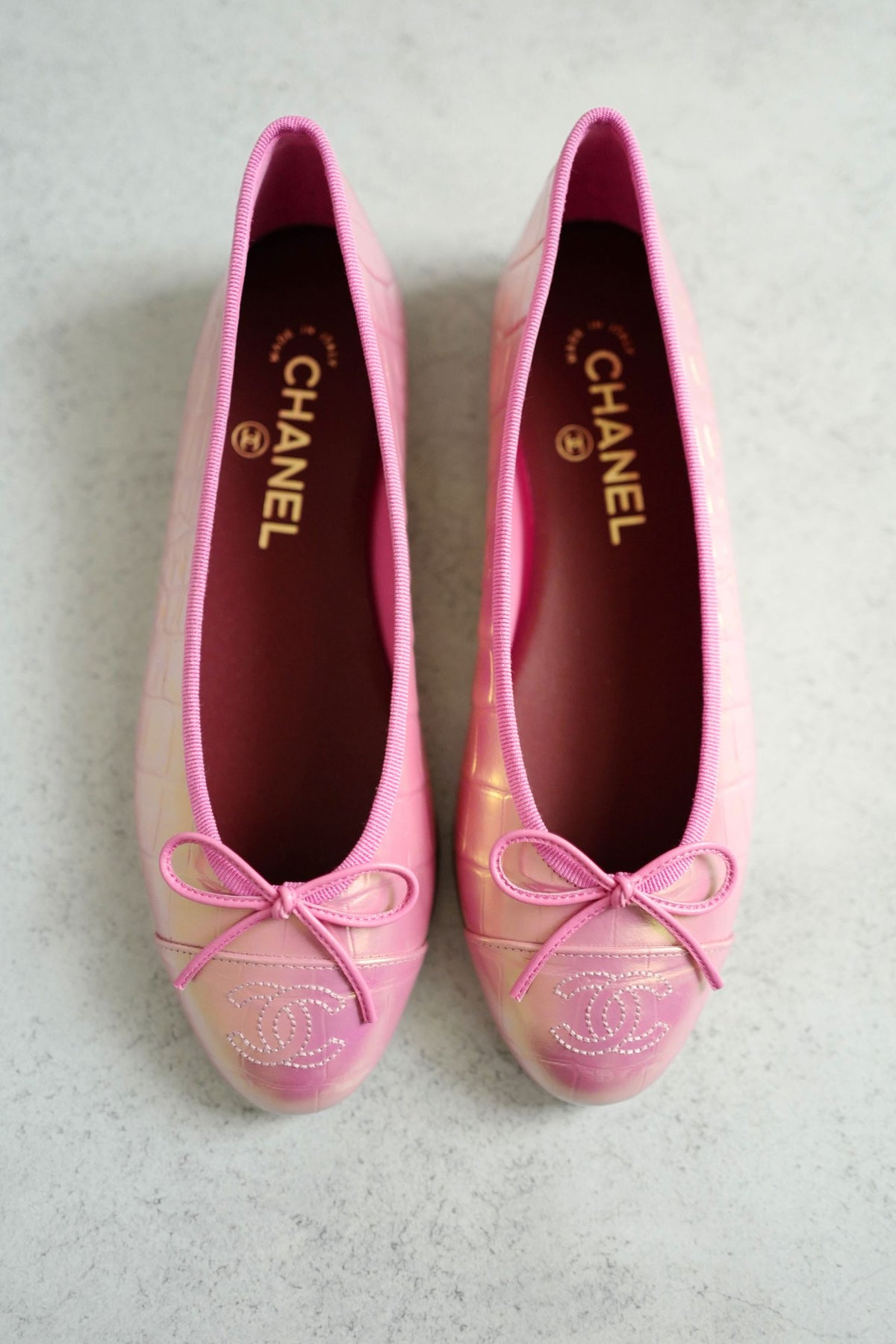 NEW Chanel 26K Matthieu Blazy's Ballet Flats Croc Embossed Calfskin Pink Size 37