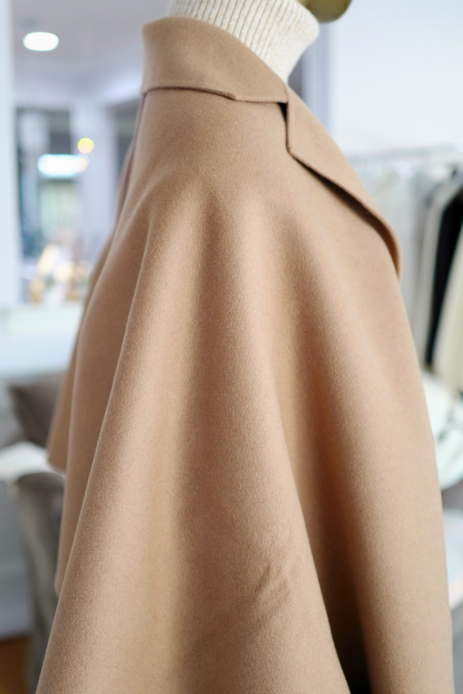 Hermès Étole Poncho 100% Cashmere Trompe L’Oeil HG 01 Camel