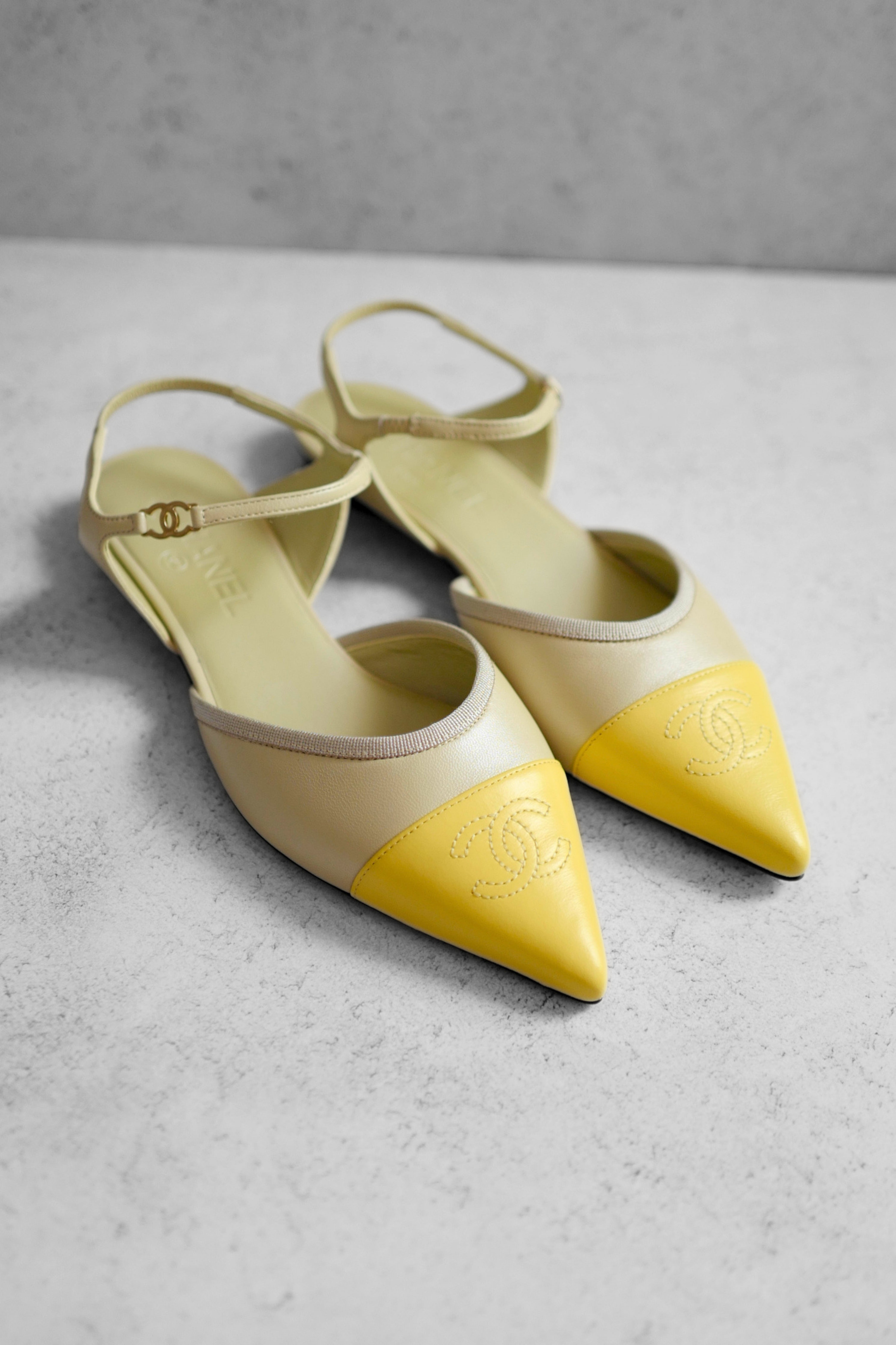 Chanel 26S Slingbacks Light Khaki Yellow Iridescent Lambskin Size 37.5
