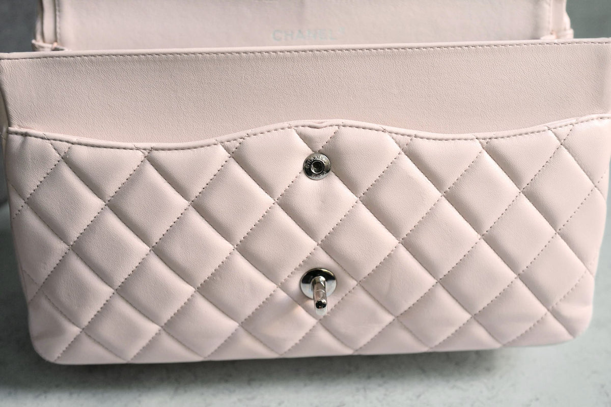 Preowned Chanel Jumbo Classic Flap in Baby Pink Rose Clair Lambskin #13