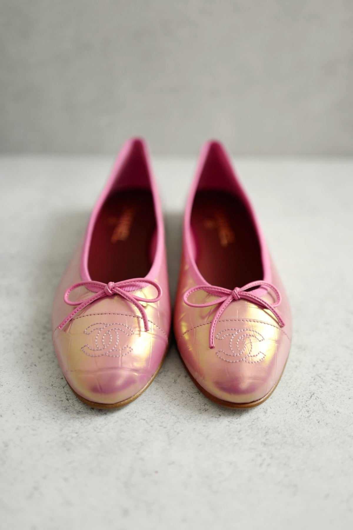 NEW Chanel 26K Matthieu Blazy's Ballet Flats Croc Embossed Calfskin Pink Size 39