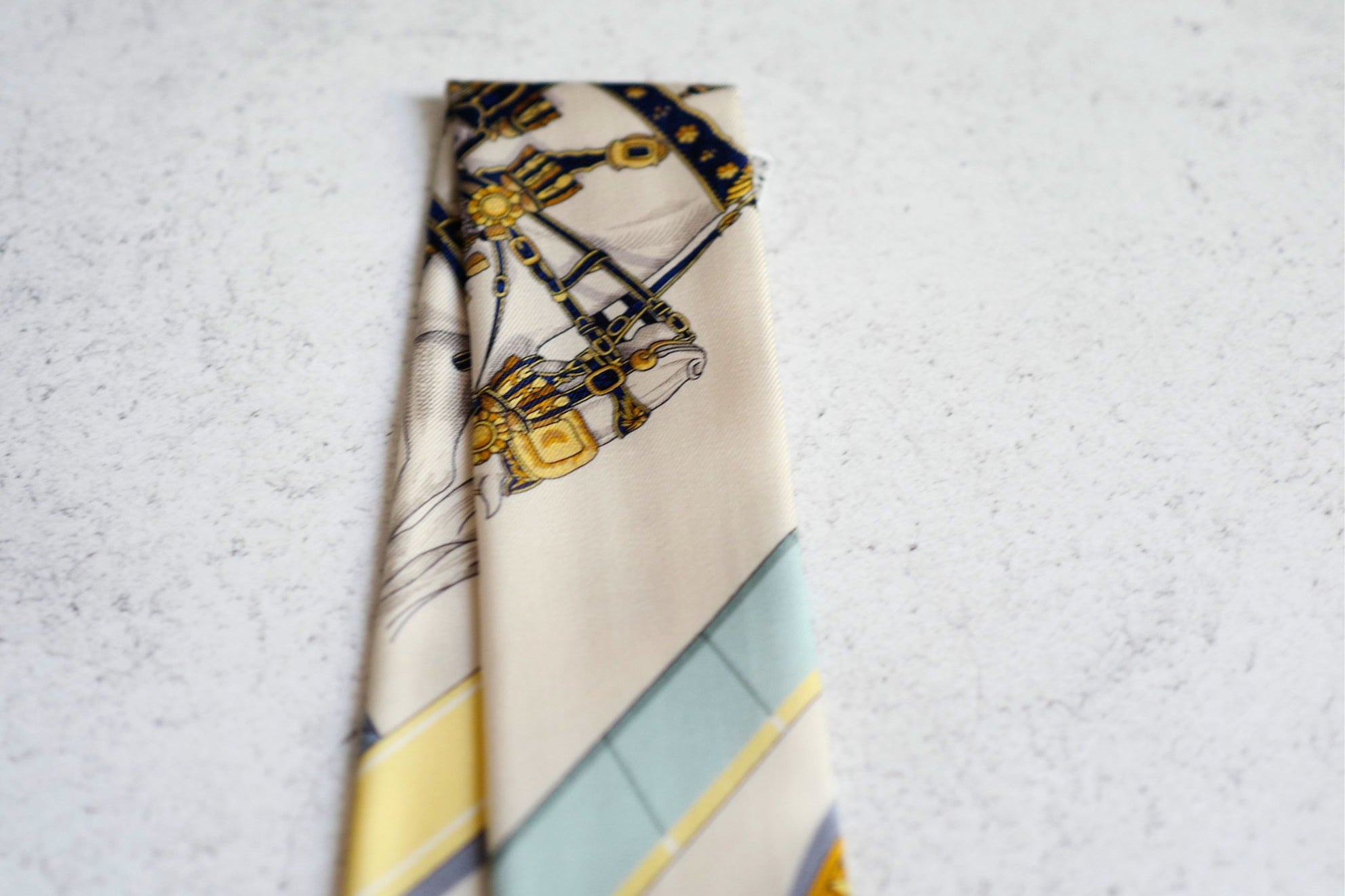 Hermès Twilly Grand Apparat Scarf Ivoire Marine Rose 100% Silk Twill