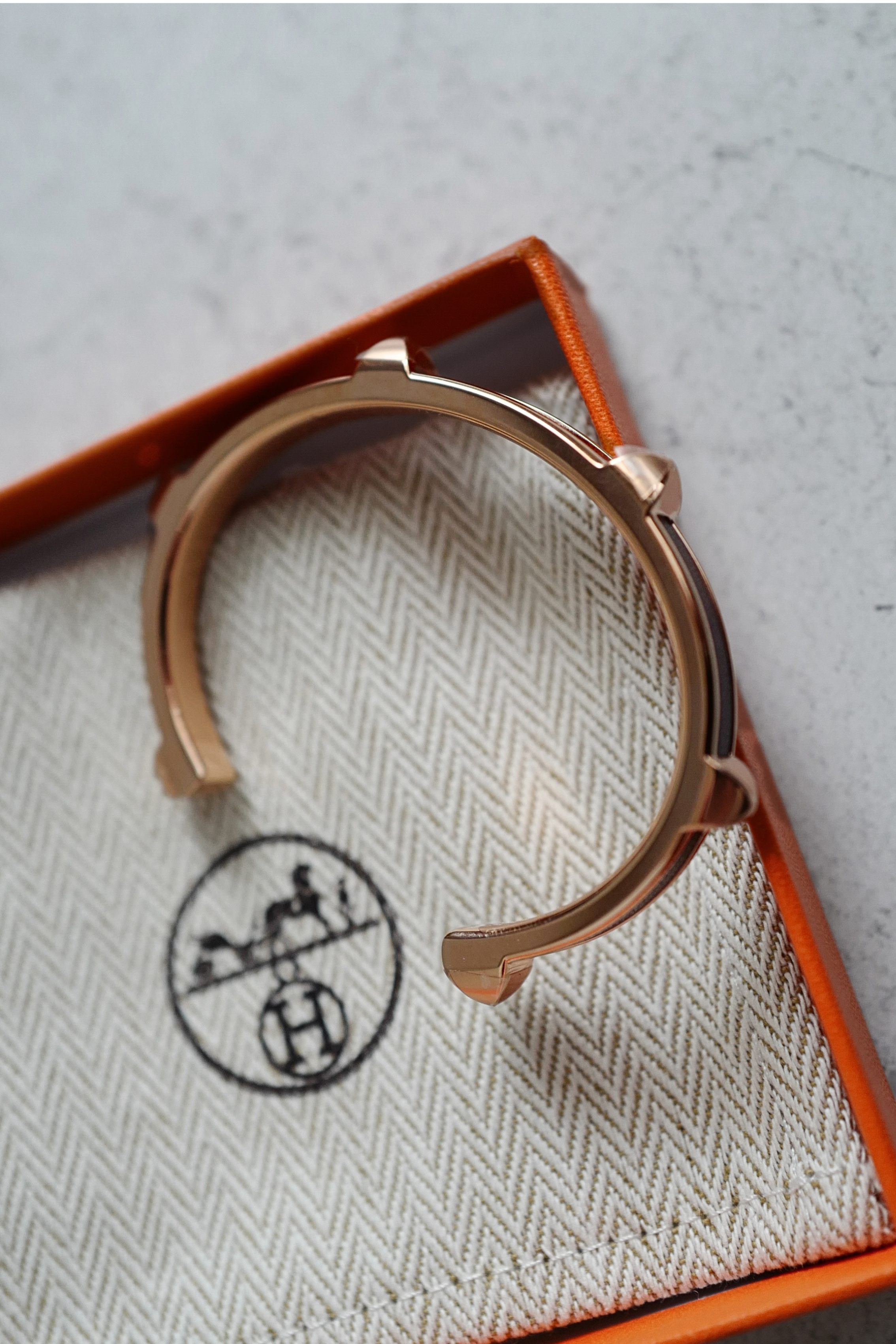 Hermès Athena Bracelet T2 Rouge H Box Calfskin Rose Gold Hardware