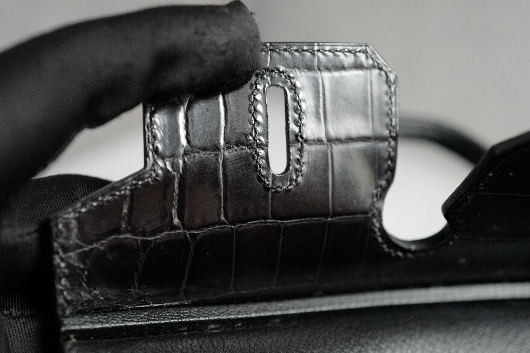 Hermes Birkin 25 touch shiny niloticus in noir/black gold hw Complete with Receipt