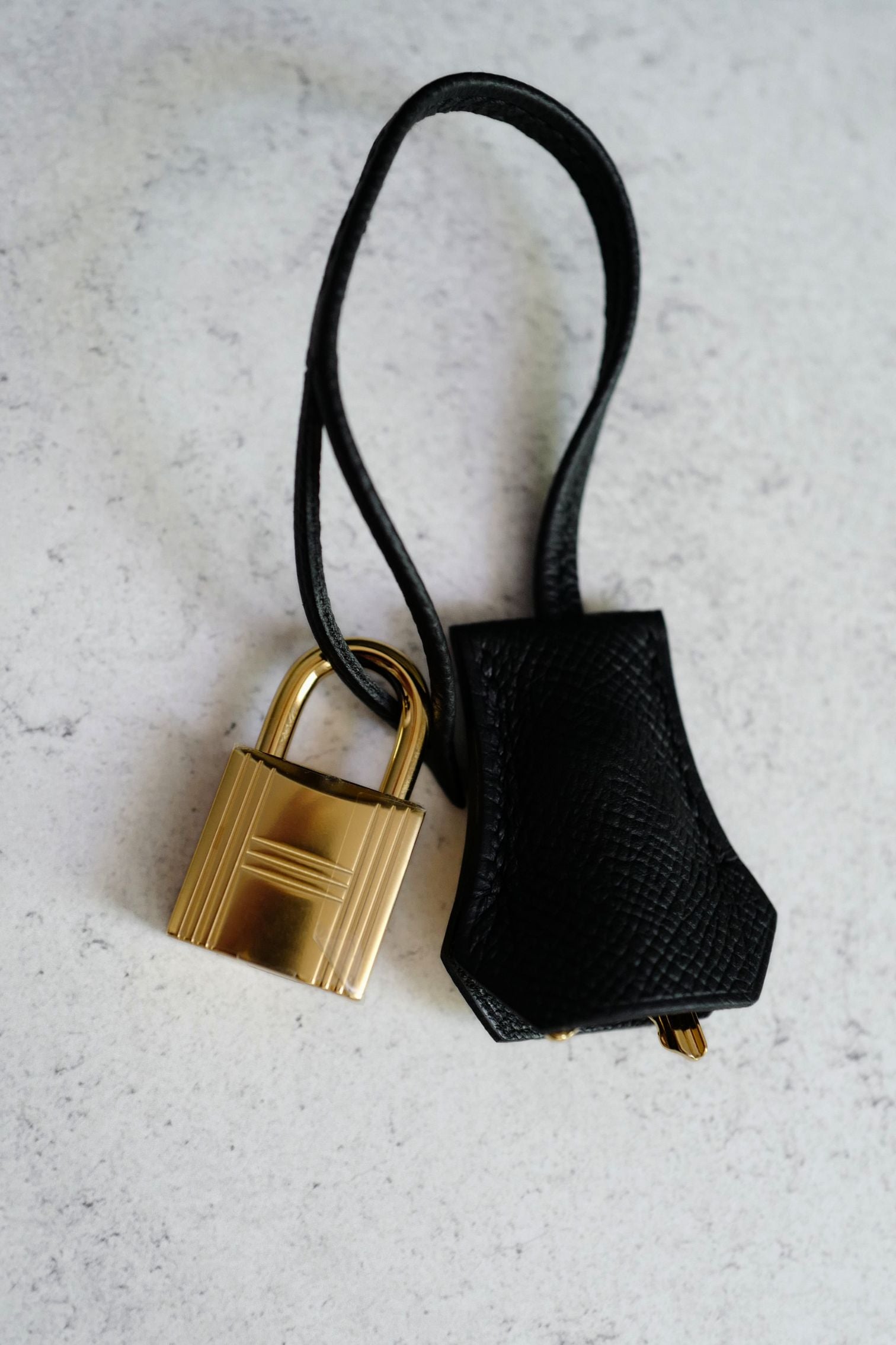 Hermès Kelly 25 Black Epsom Sellier Gold Hardware G Stamp 2026
