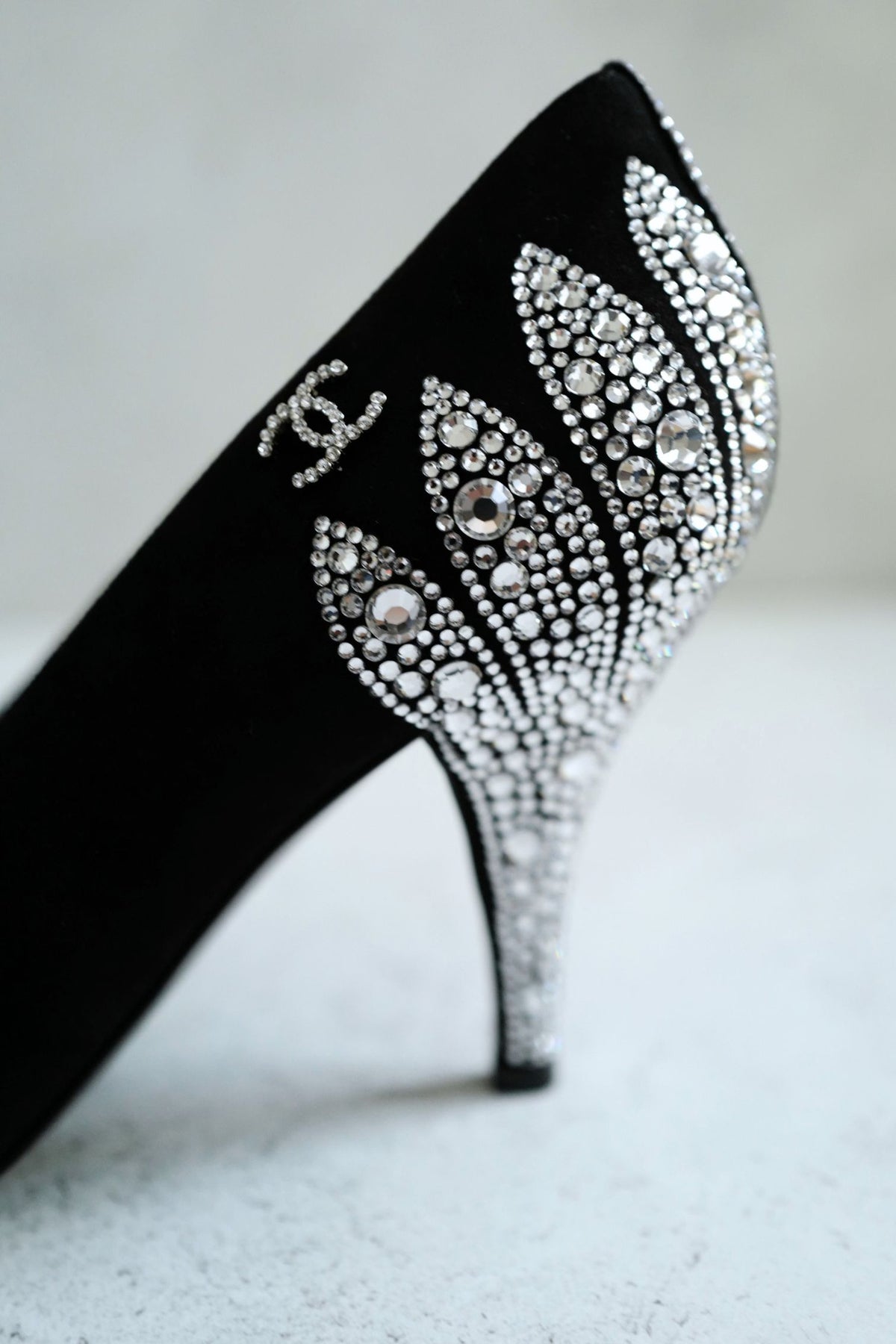 Chanel 26A Metiers d'Art Pumps Suede Kidskin Strass Black & Silver Size 37.5