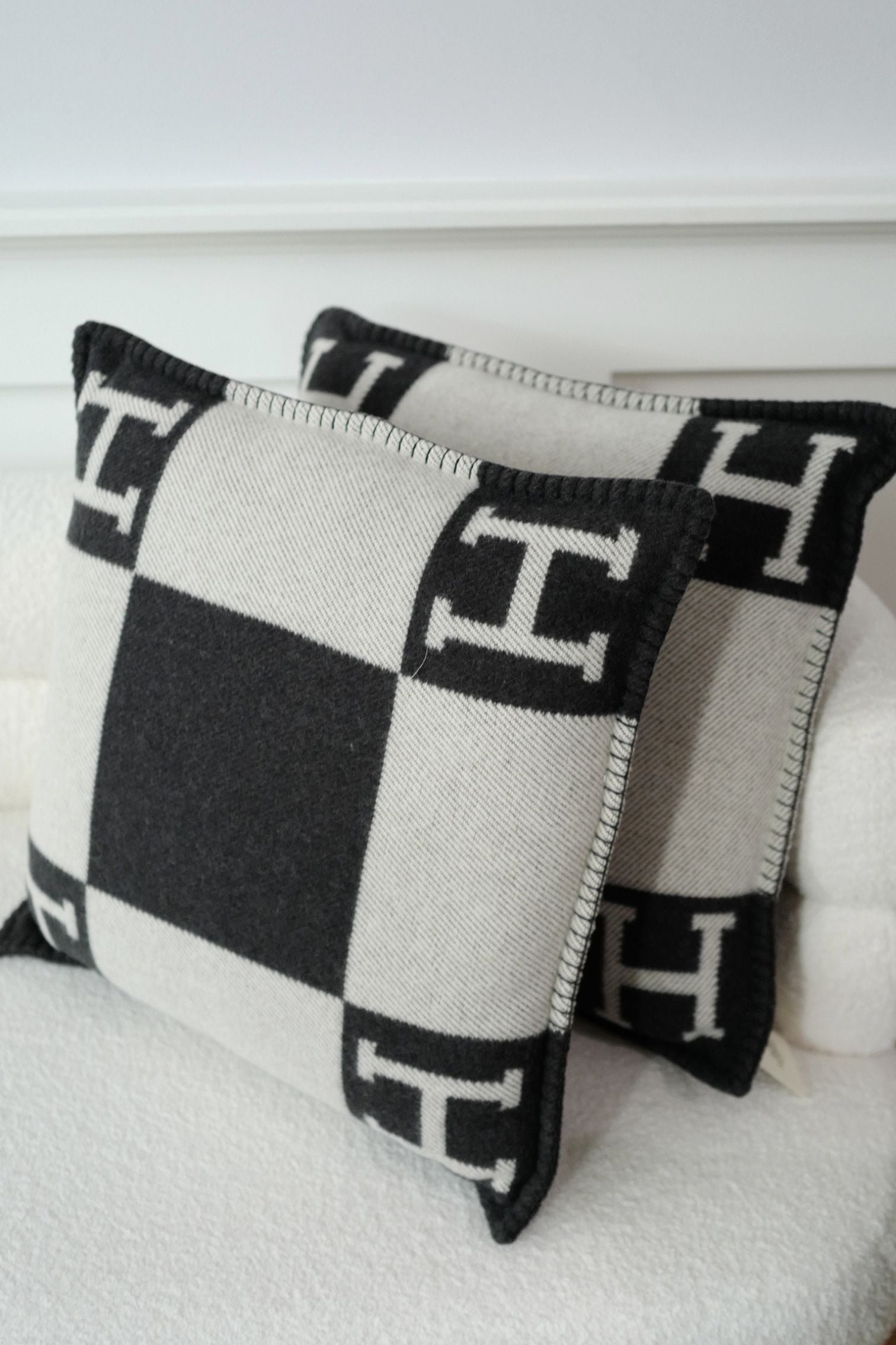 NEW Hermes Avalon Pillow  Small Model Ecru Gris Fonce Jacquard Wool Cashmere