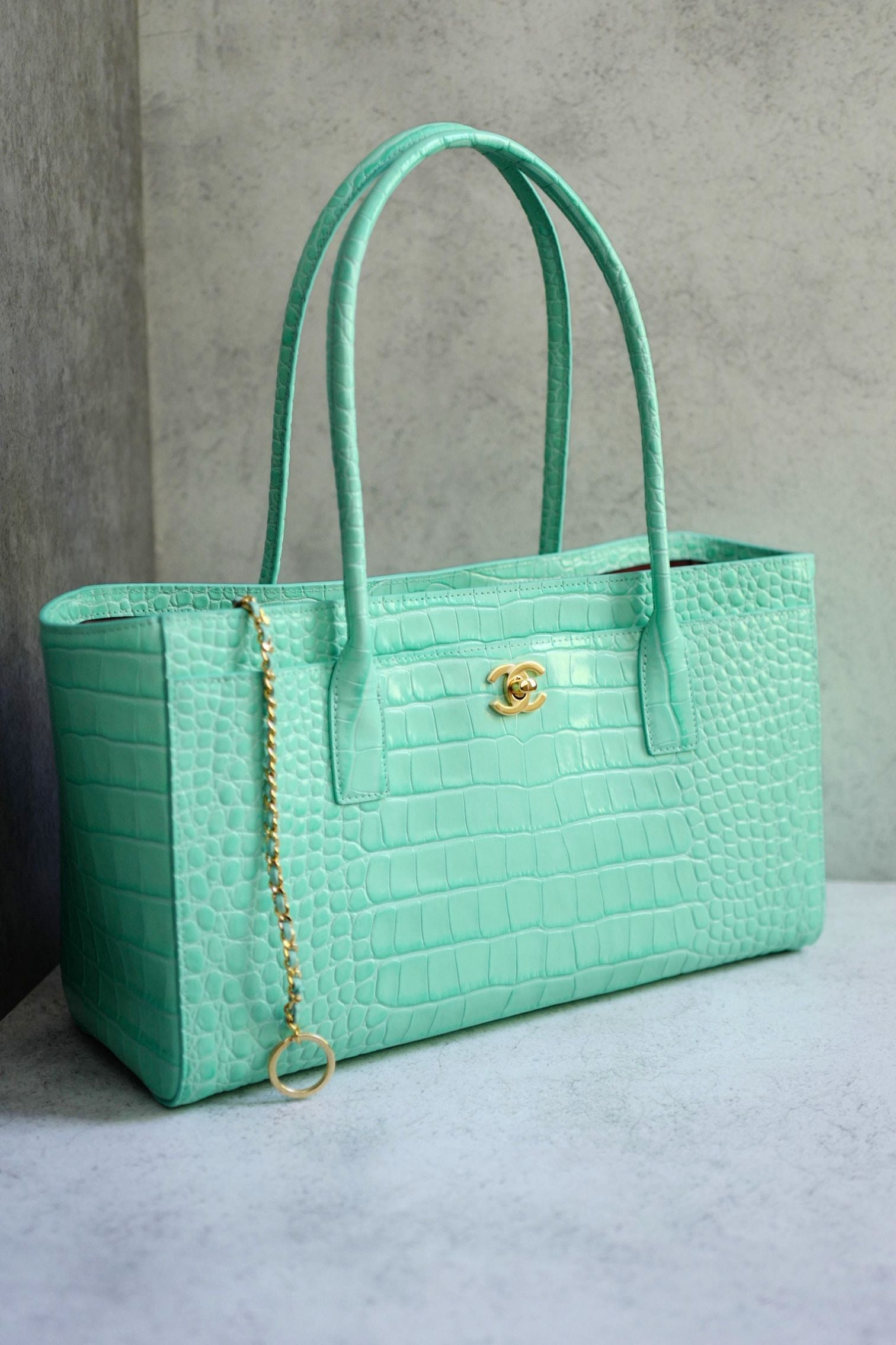 Chanel 26S Matthieu Blazy's Small Tote Green Crocodile Embossed Calfsk