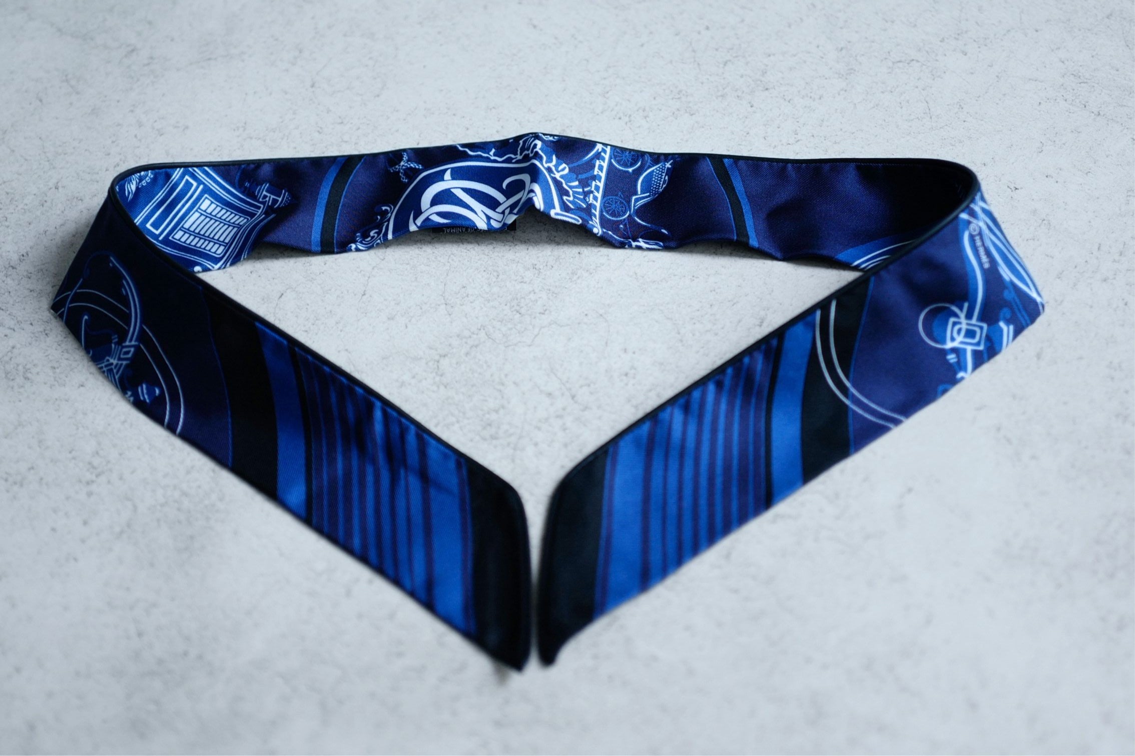 Hermès Ex-Libris Forever Twilly Noir / Marine / Blanc 100% Silk