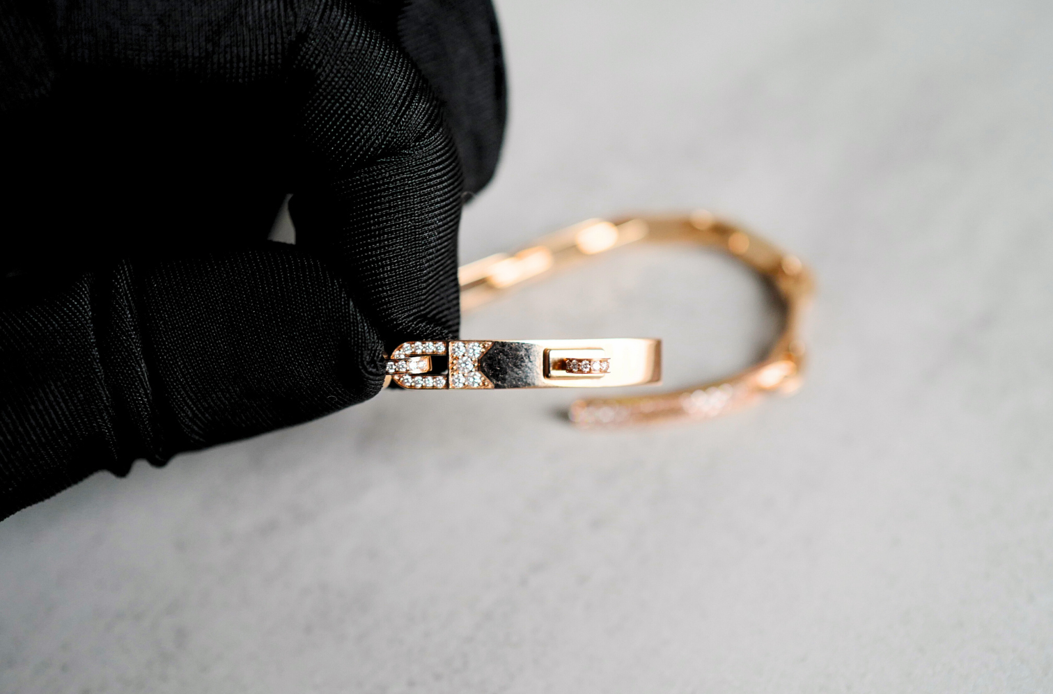 BNIB Hermès Kelly Chaine Bracelet Full Diamond 18K Rose Gold Small SH