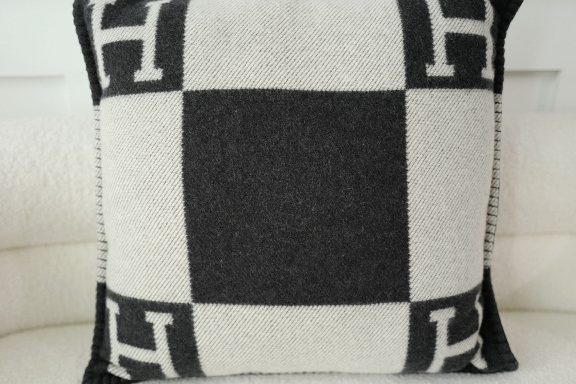 NEW Hermes Avalon Pillow  Small Model Ecru Gris Foncé Jacquard Wool Cashmere