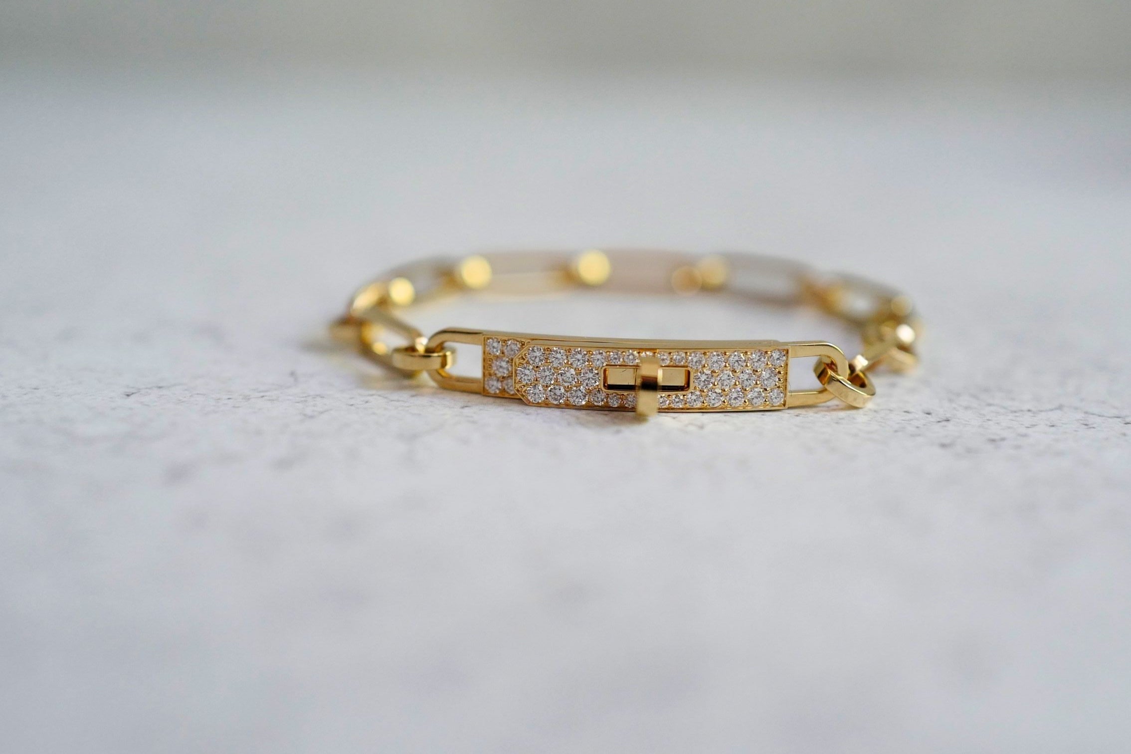 Hermès Kelly Chaine Bracelet Small Size 18K Yellow Gold 41 Diamonds Size 150