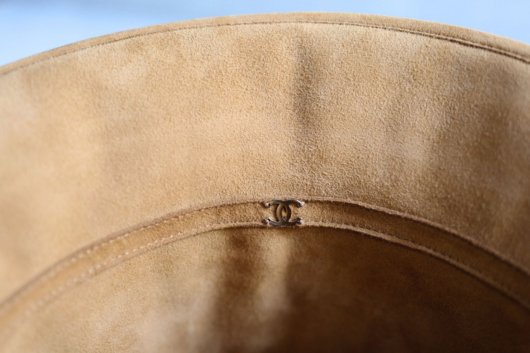 BNIB Chanel Bucket Hat Shearling Fur Beige Coco Neige 24N Size S