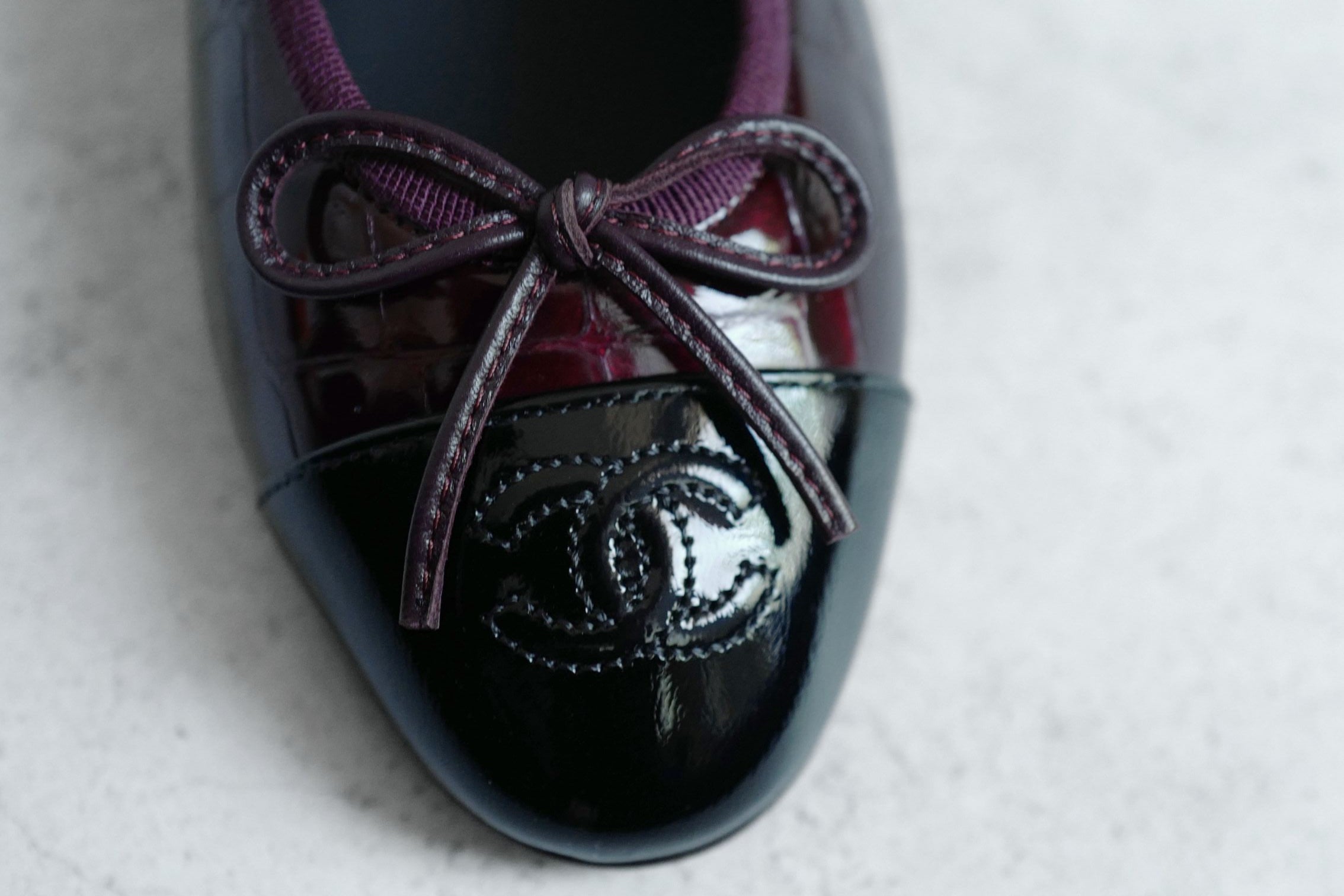 Chanel 26A Ballet Flats Croc Embossed Patent Calfskin Burgundy Black Size 37