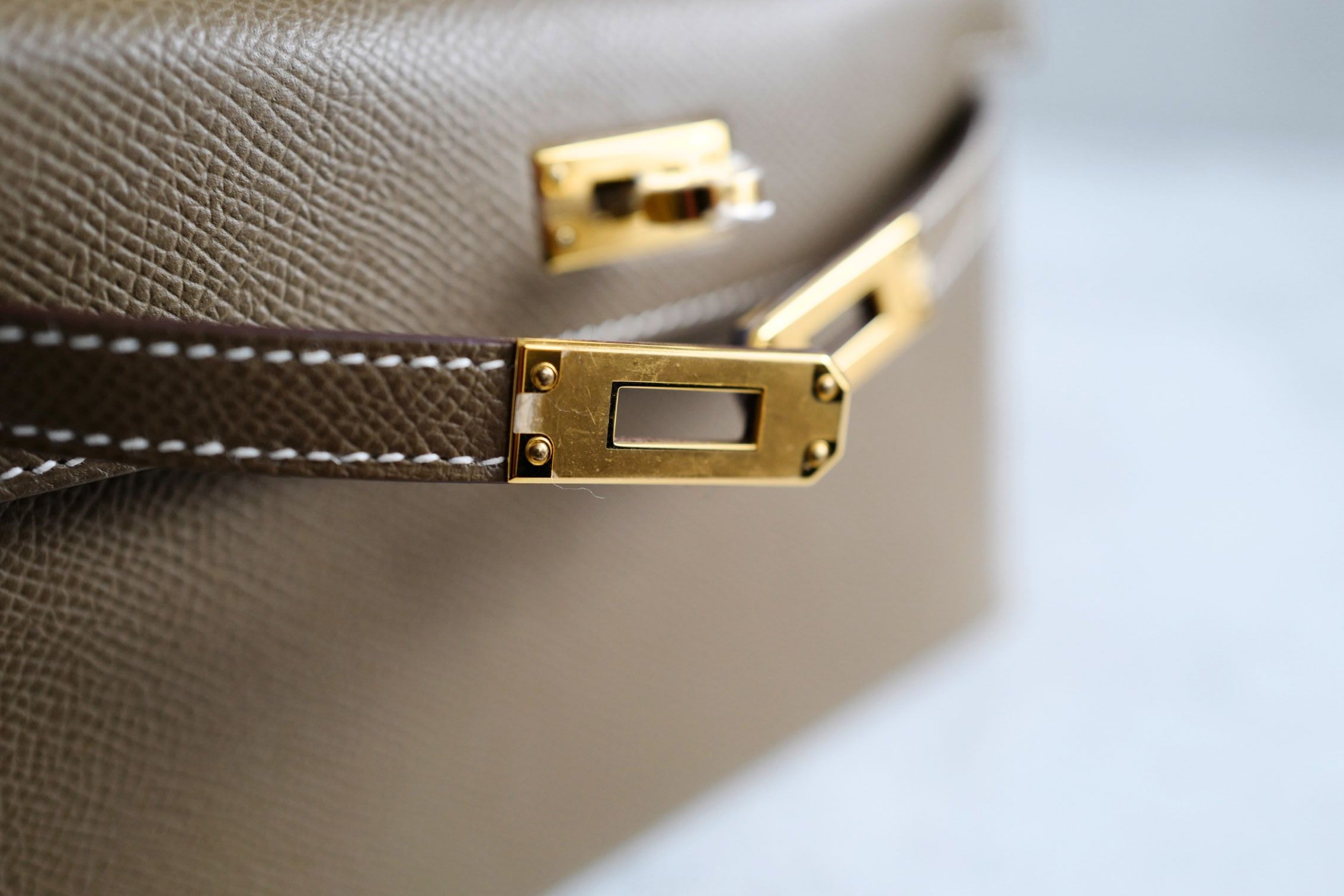 Hermès Mini Kelly Etoupe Epsom Leather Gold Hardware 2023 B Stamp