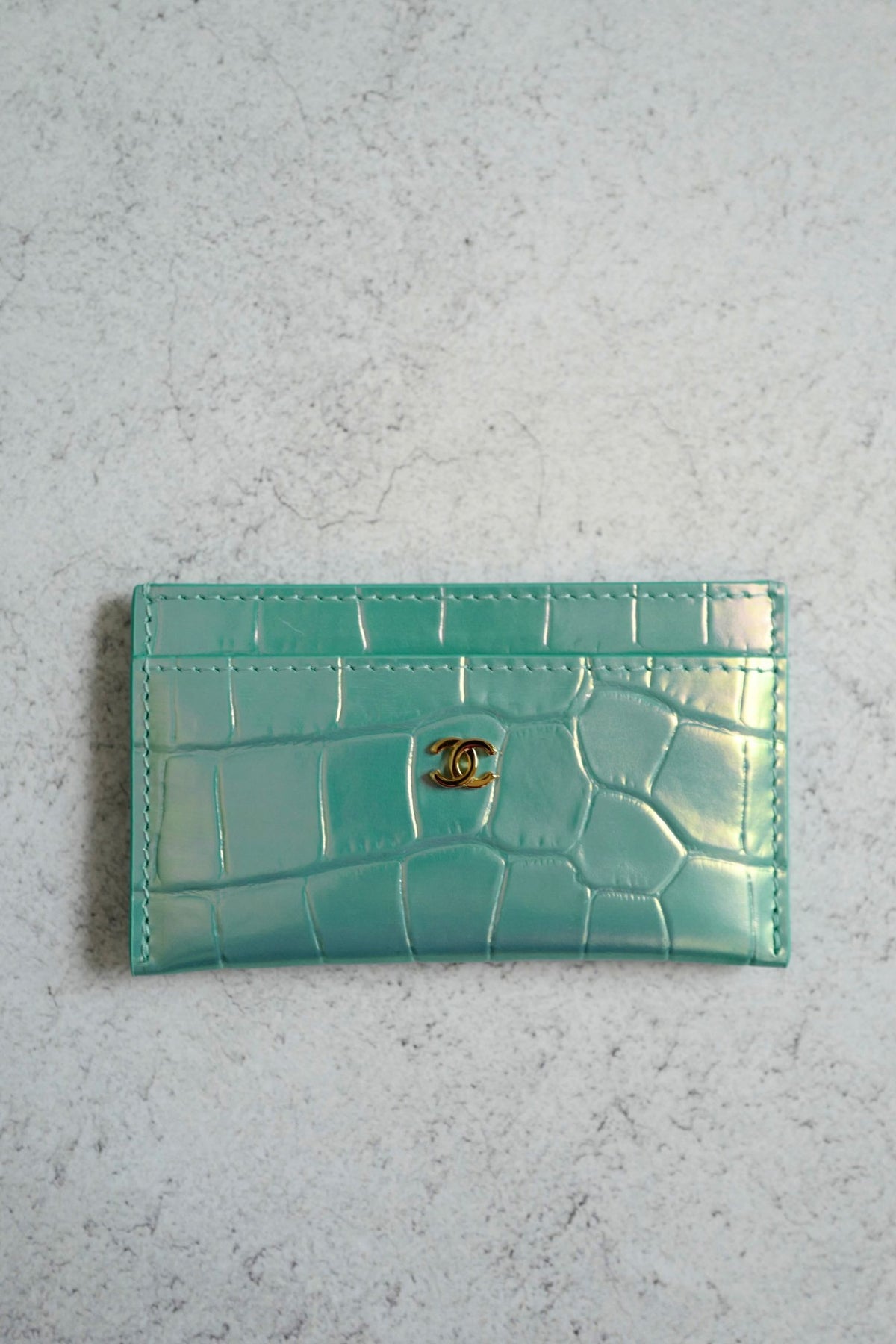 New Chanel 26K Matthieu Blazy's Card Holder Croc Embossed Iridescent Turquoise Green Calfskin GHW