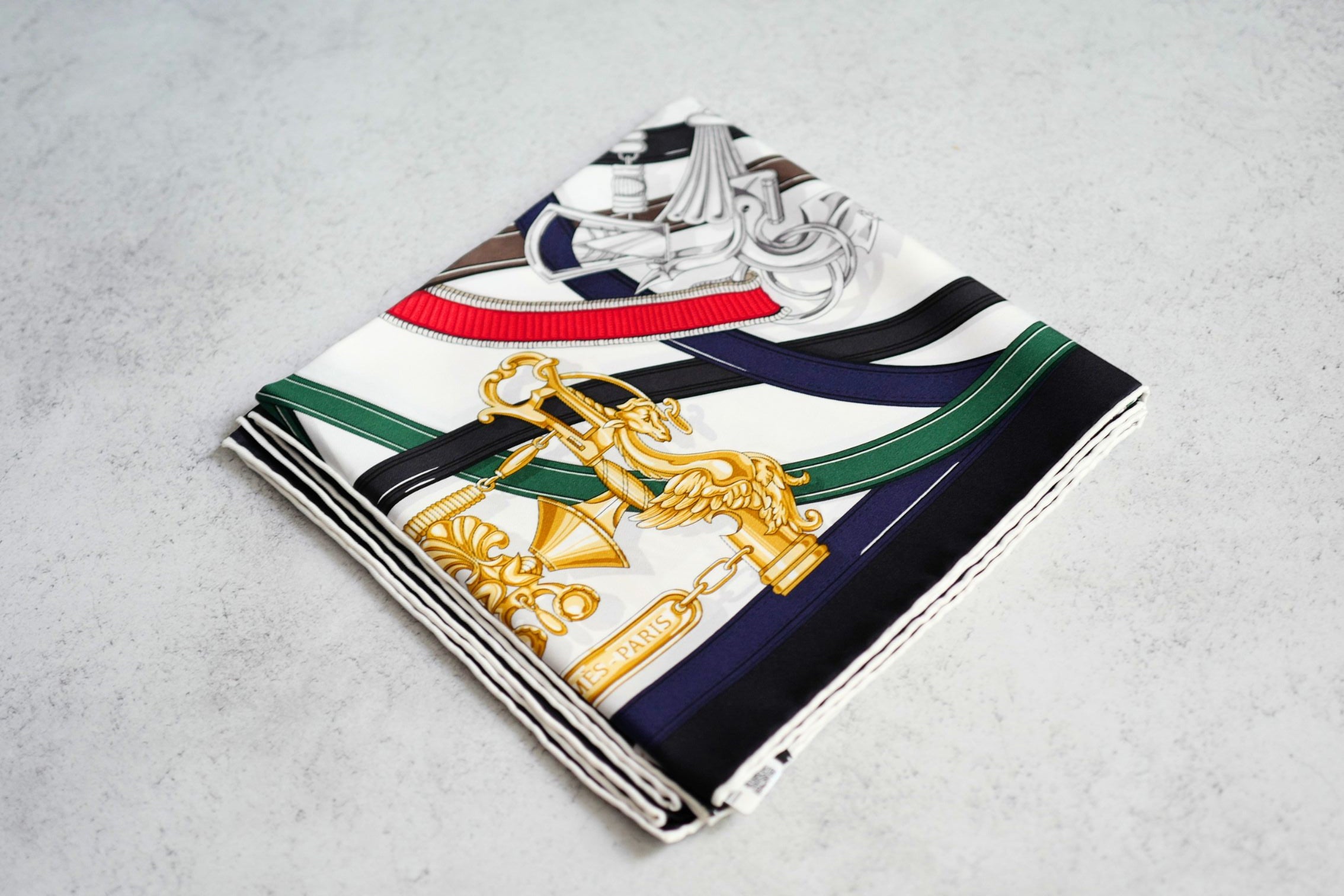 Hermès Harnais Legendaire Scarf Blanc/Vert Loden/Rouge Silk Twill 90