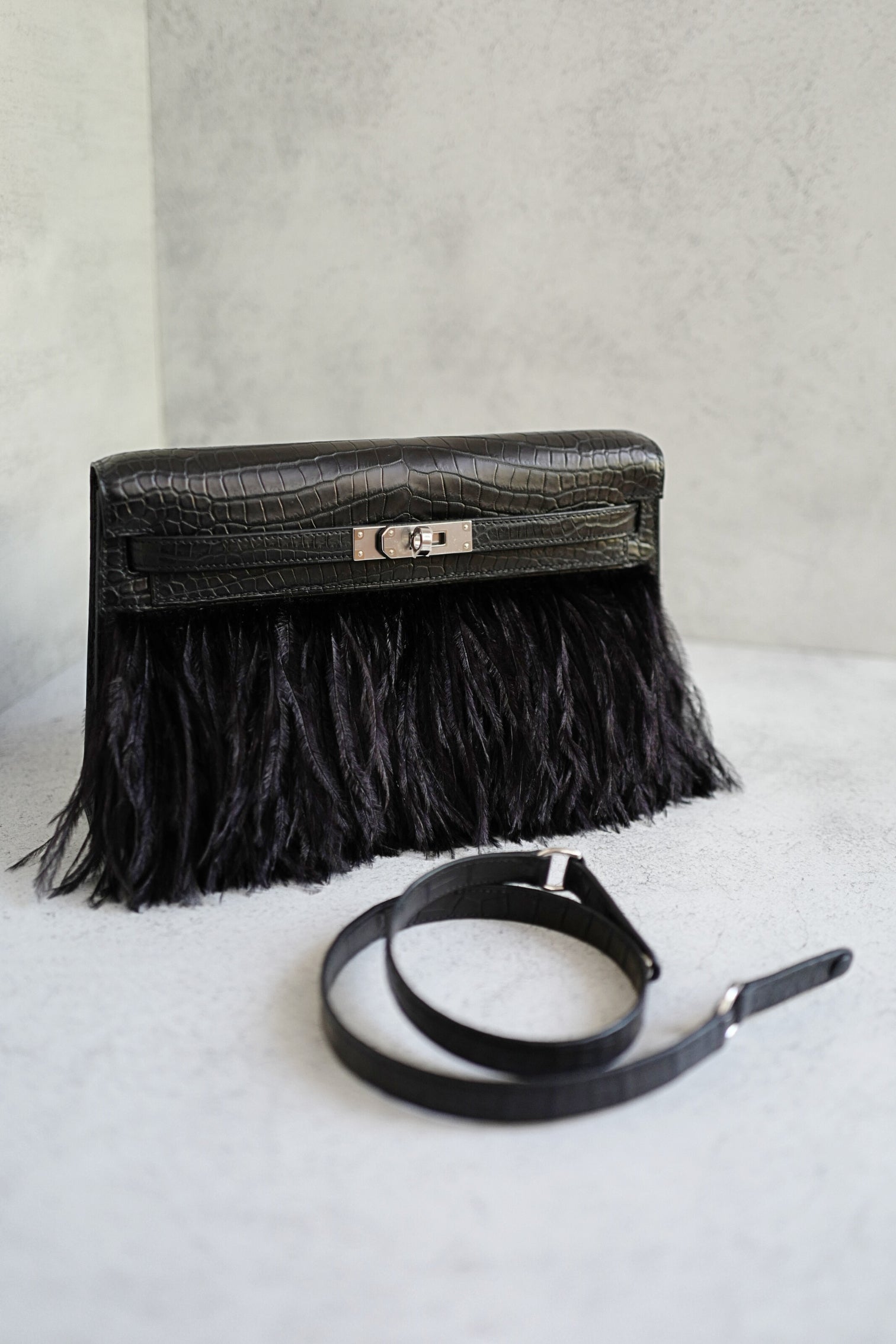 BNIB Hermès Kelly Elan Folie Noir Matte Porosus Crocodile Ostrich Feather PHW