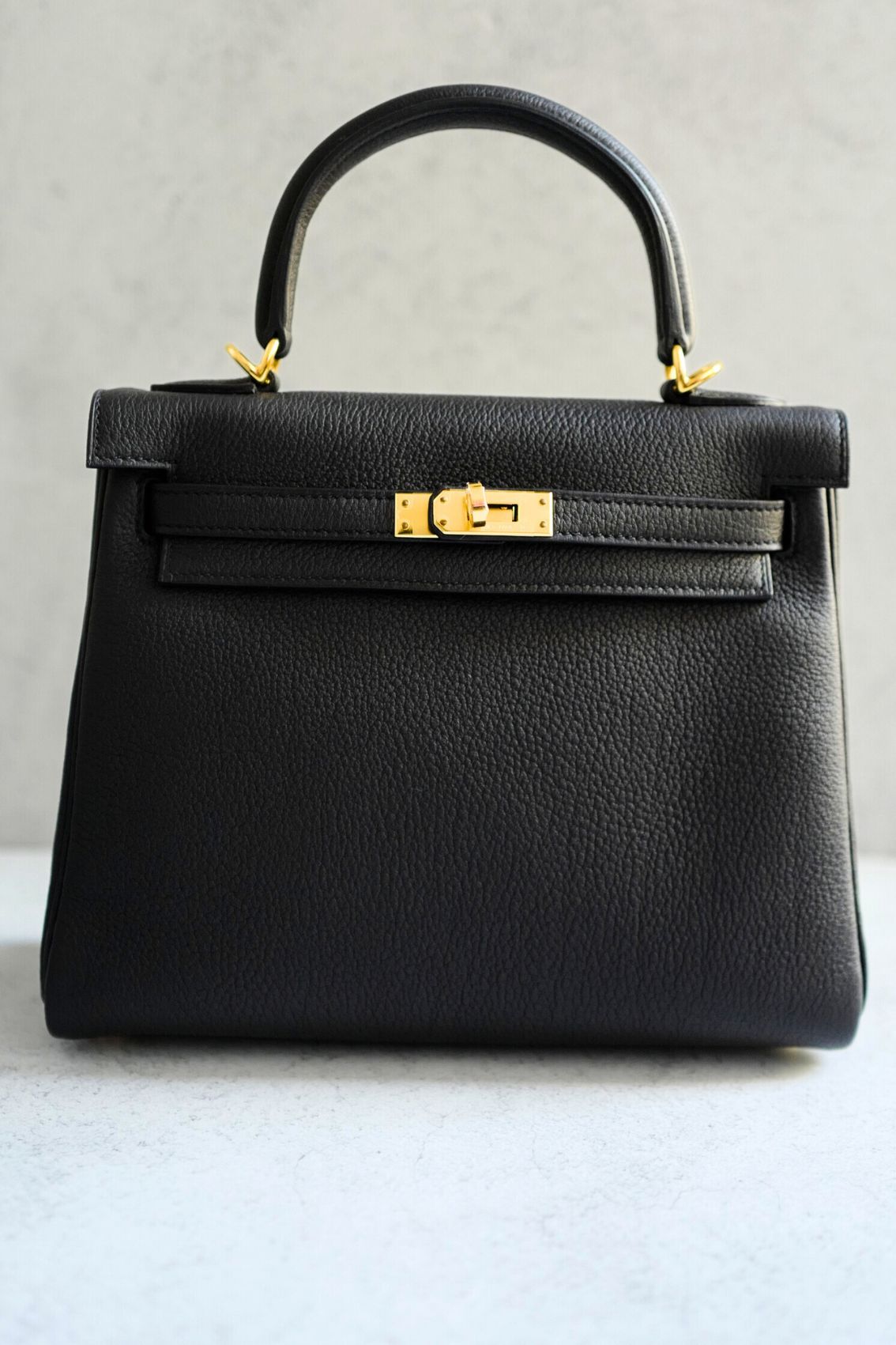 NEW Hermès Kelly 25 Black Togo Leather Gold Hardware K Stamp