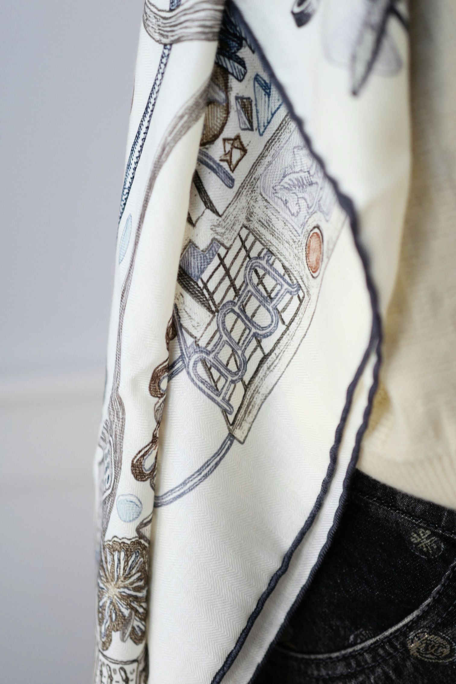 Hermès Le Monde d'Hermès Shawl 140 Cashmere Silk Scarf Blanc Ardoise Etoupe