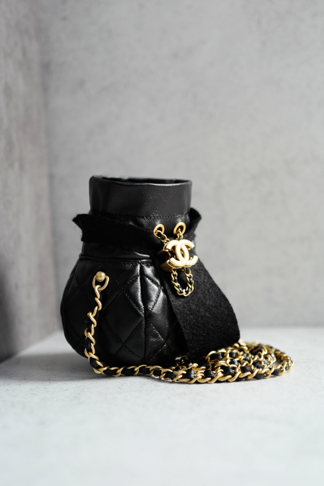 BNIB Chanel 23S Black Shiny Lambskin Clutch with Chain in Gold Hardware