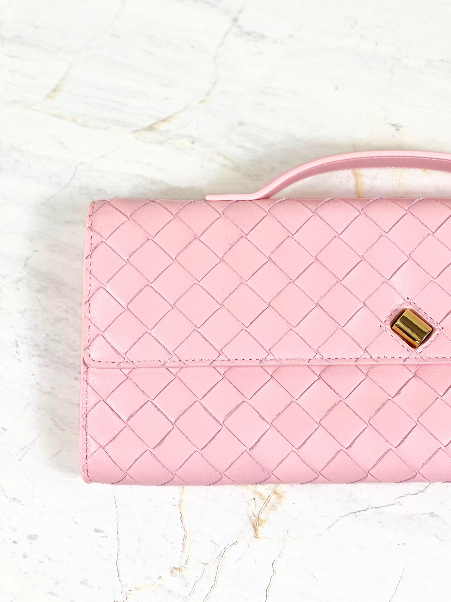 New Bottega Veneta Andiamo Clutch with Handle in Rose