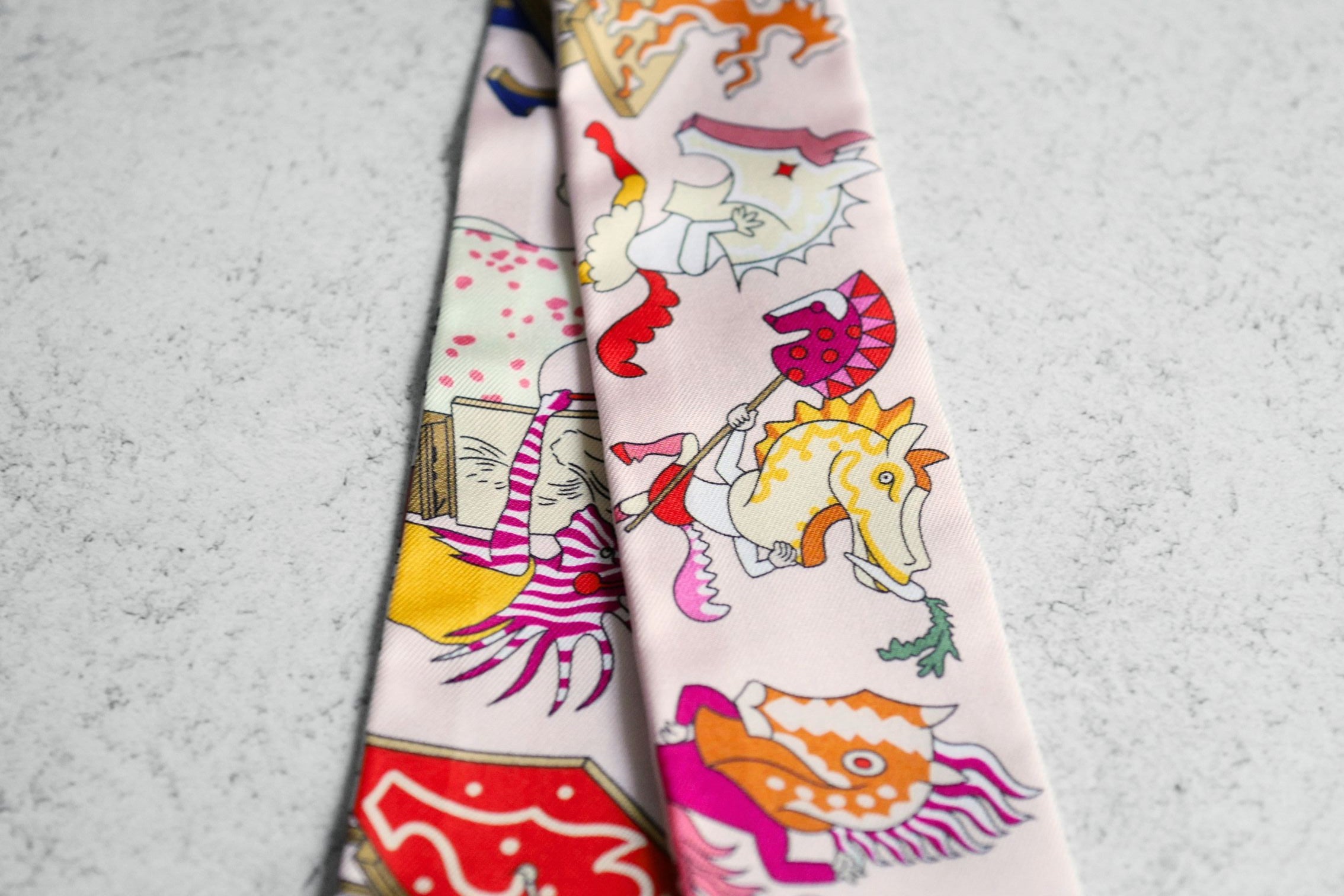 Hermès Academia Hippica Twilly Rose Nacre / Vert Amande / Multicolore 100% Silk